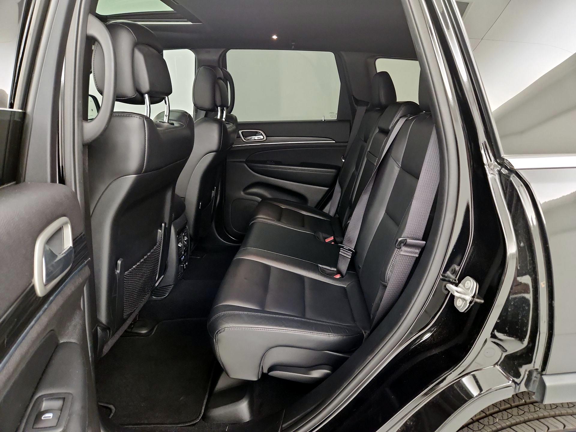 Thumbnail: 2020 Jeep Grand Cherokee - 20