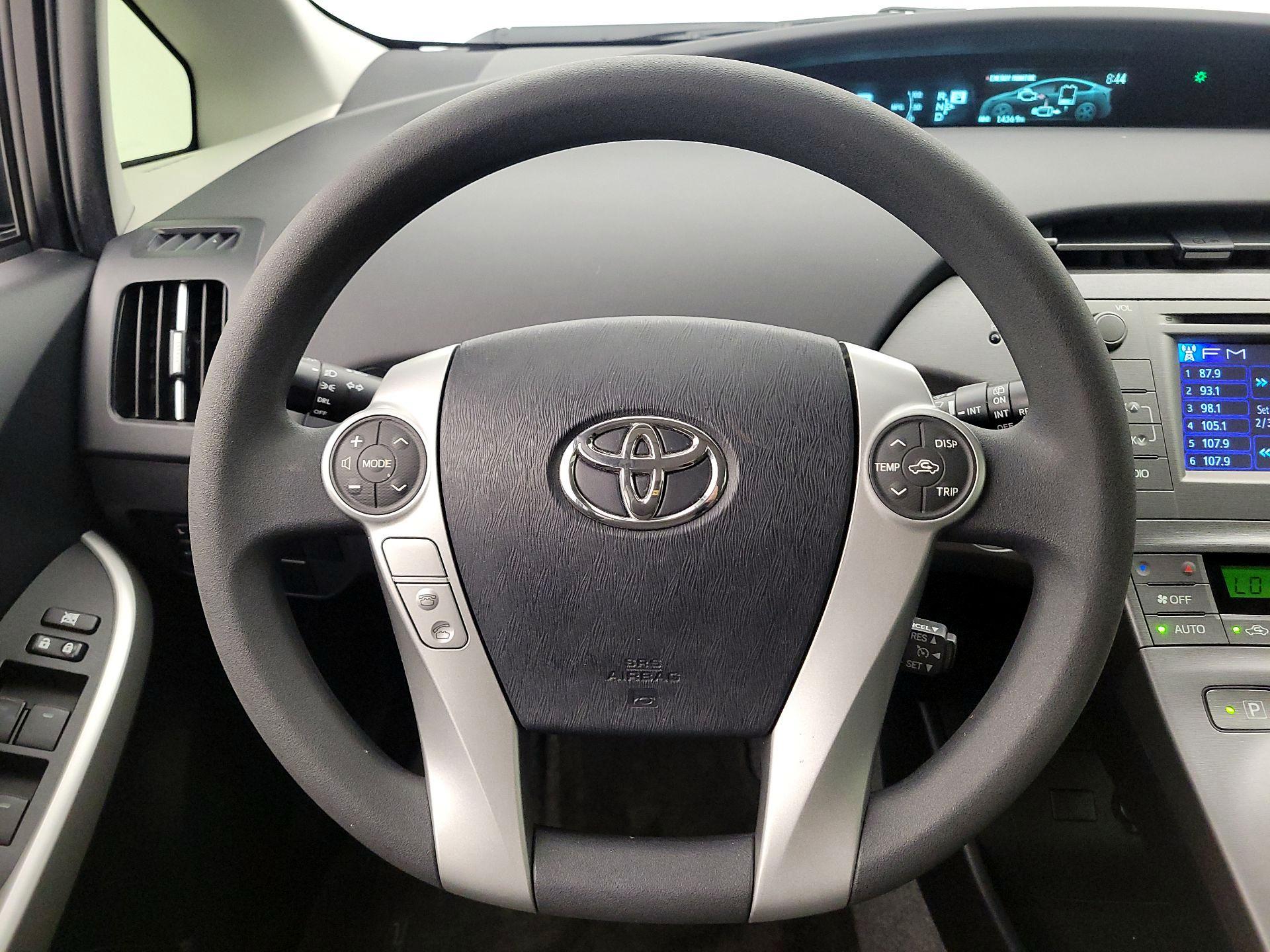 Thumbnail: 2015 Toyota Prius - 10