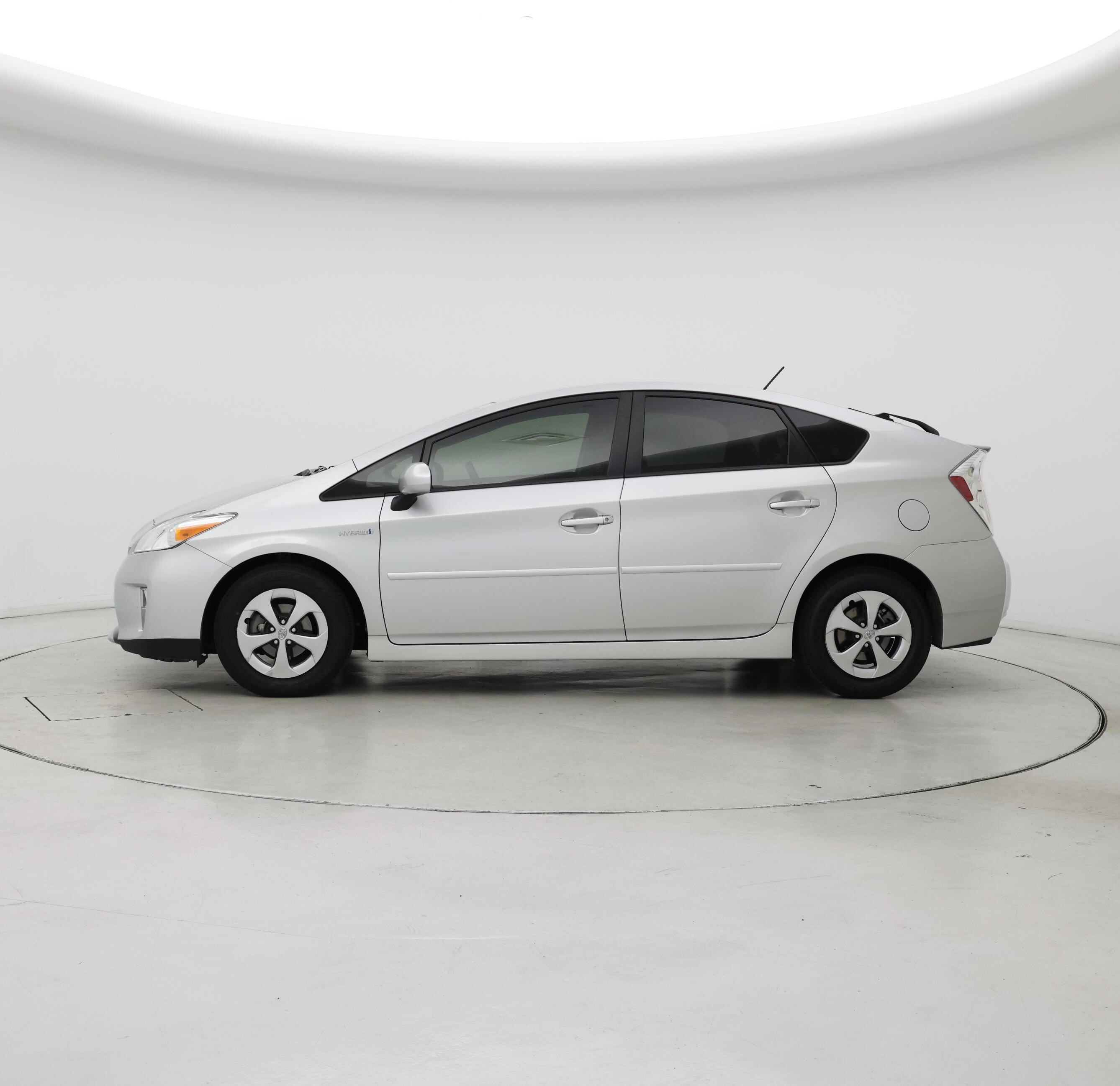 Thumbnail: 2015 Toyota Prius - 3