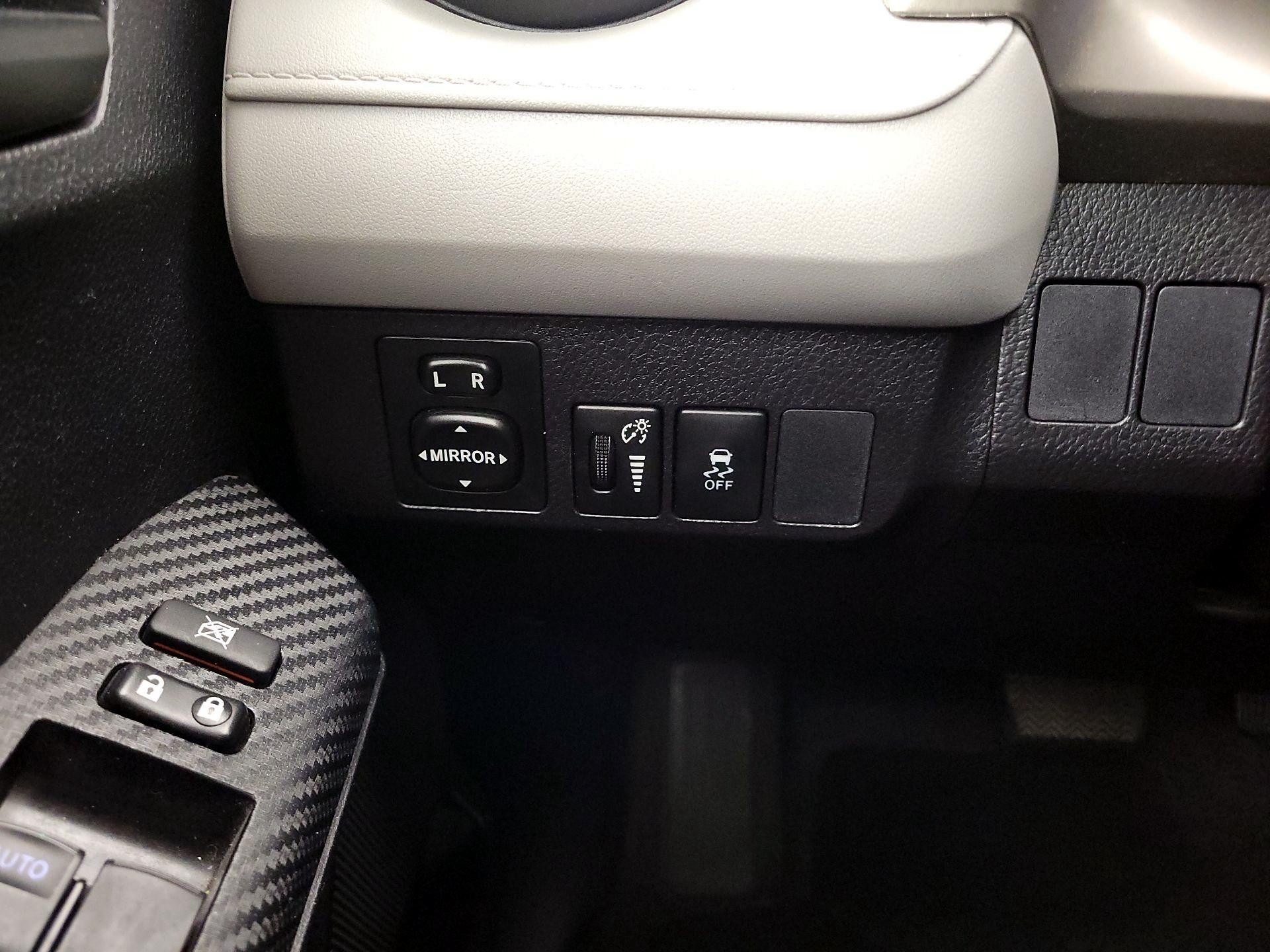 Thumbnail: 2015 Toyota RAV4 - 13