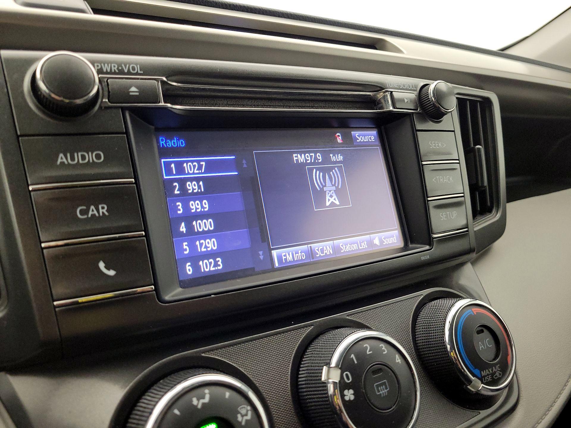 Thumbnail: 2015 Toyota RAV4 - 15