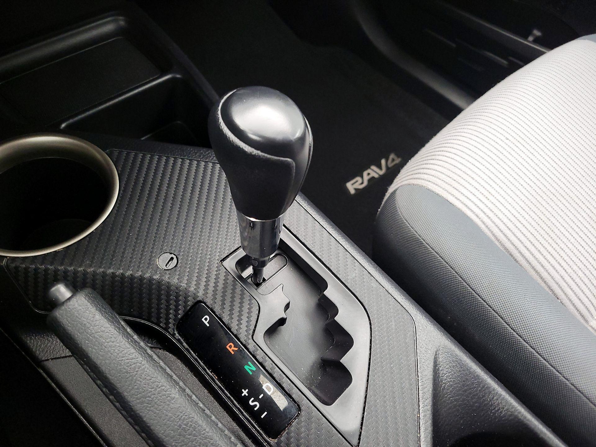 Thumbnail: 2015 Toyota RAV4 - 17