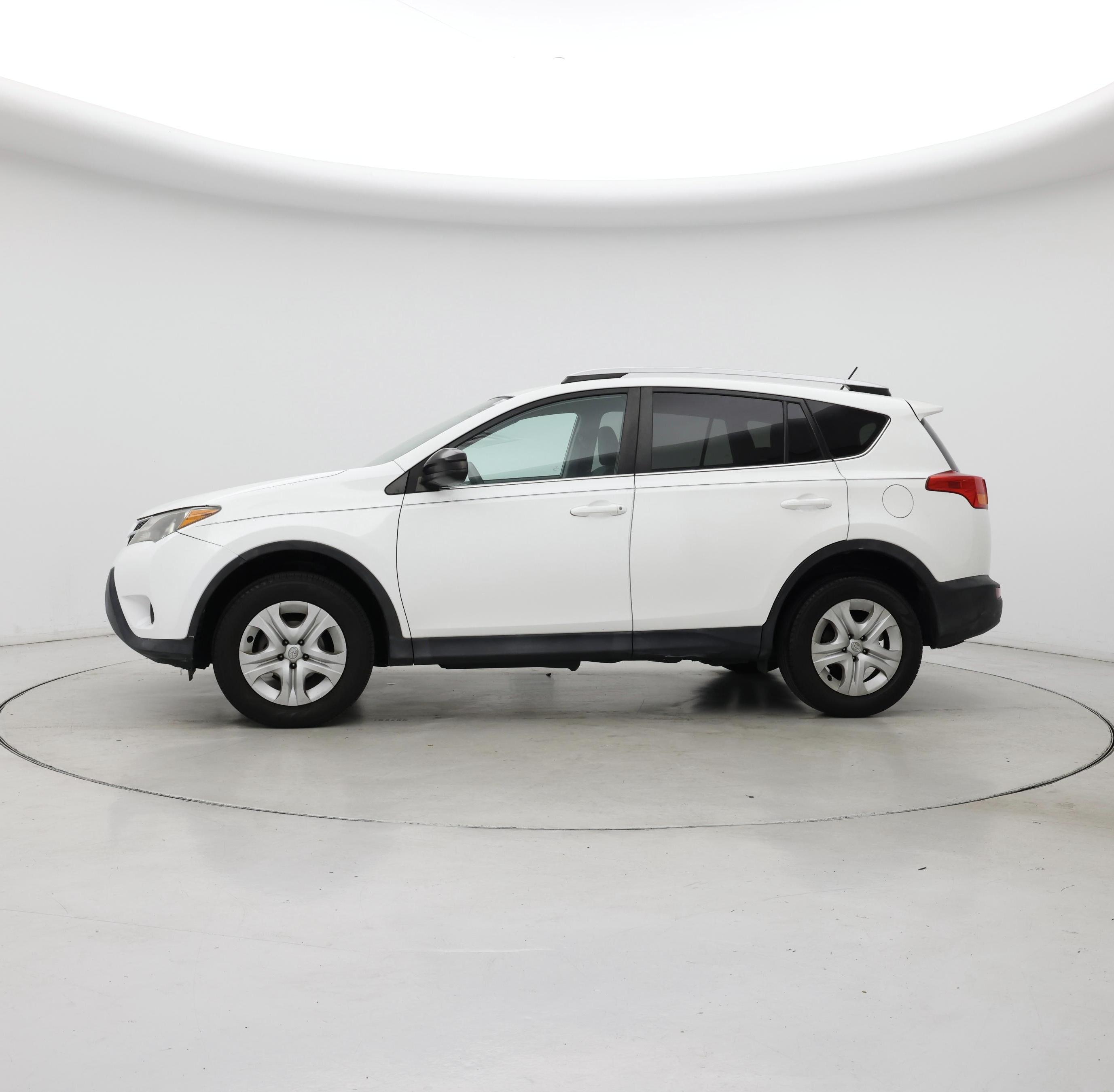 Thumbnail: 2015 Toyota RAV4 - 3