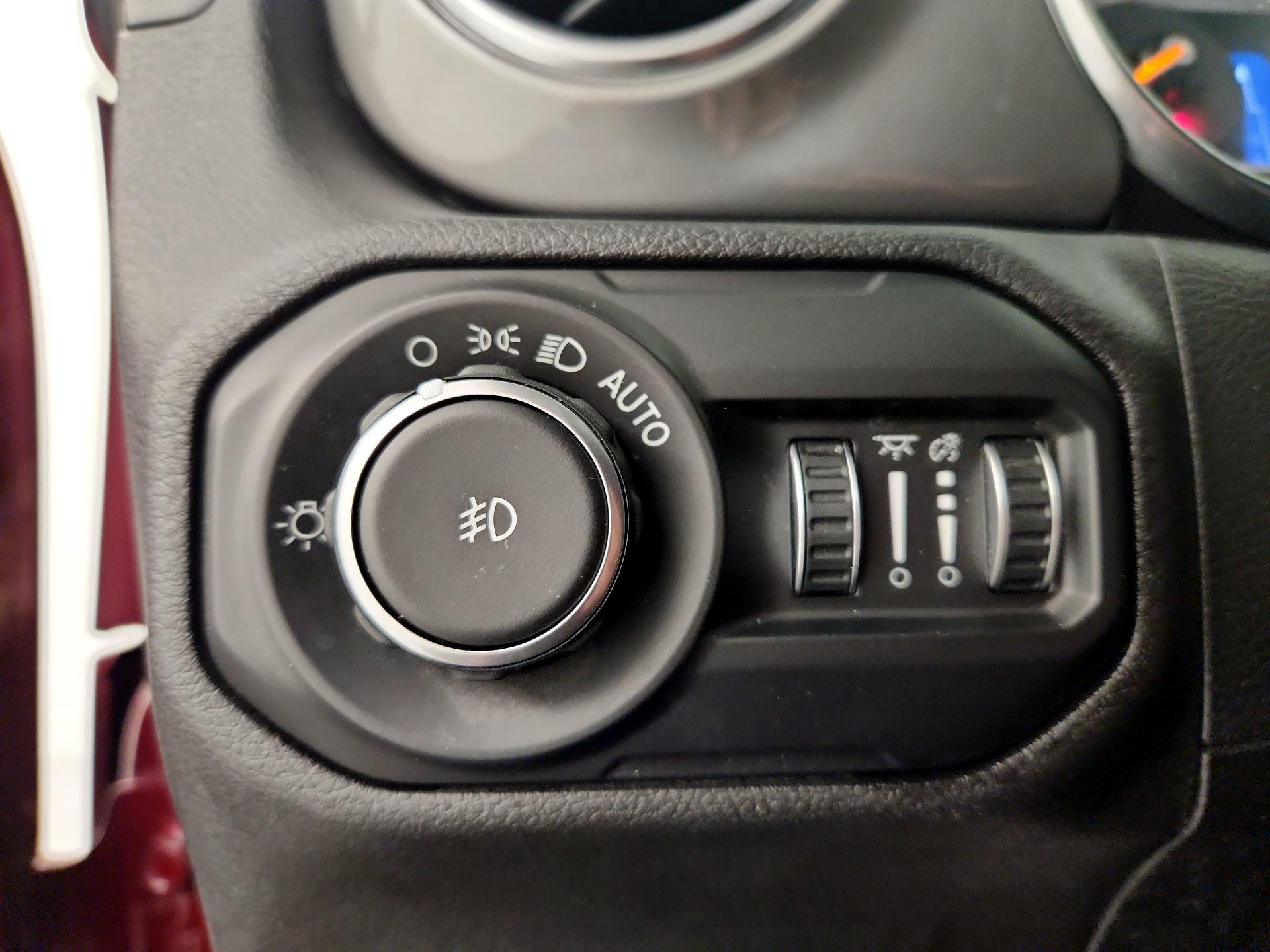 Thumbnail: 2021 Jeep Wrangler - 13
