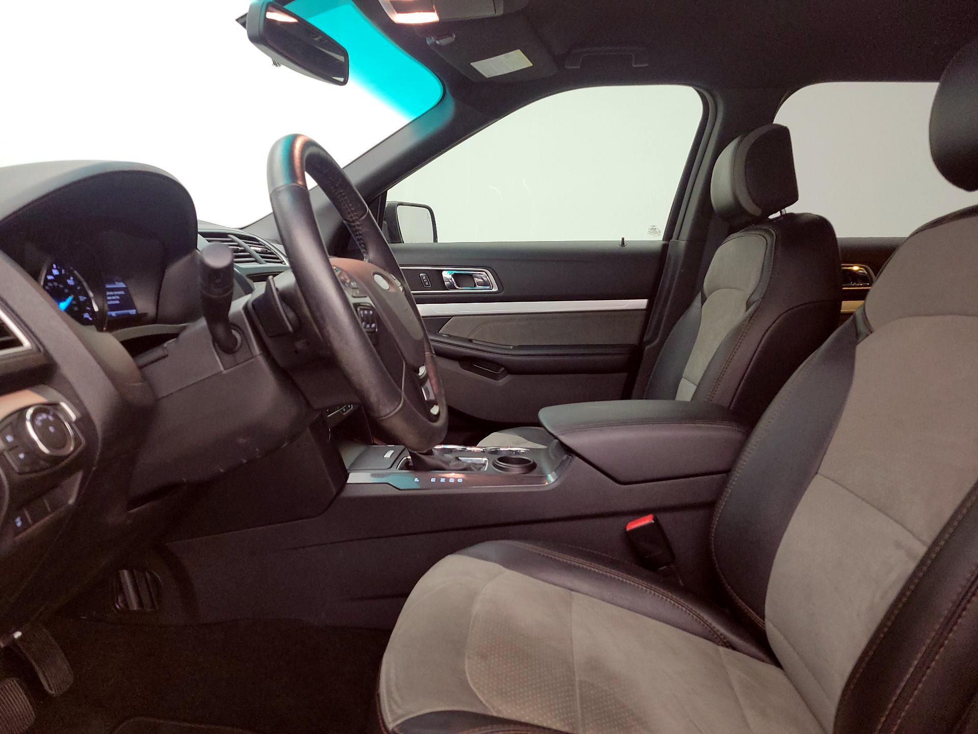 Thumbnail: 2017 Ford Explorer - 11