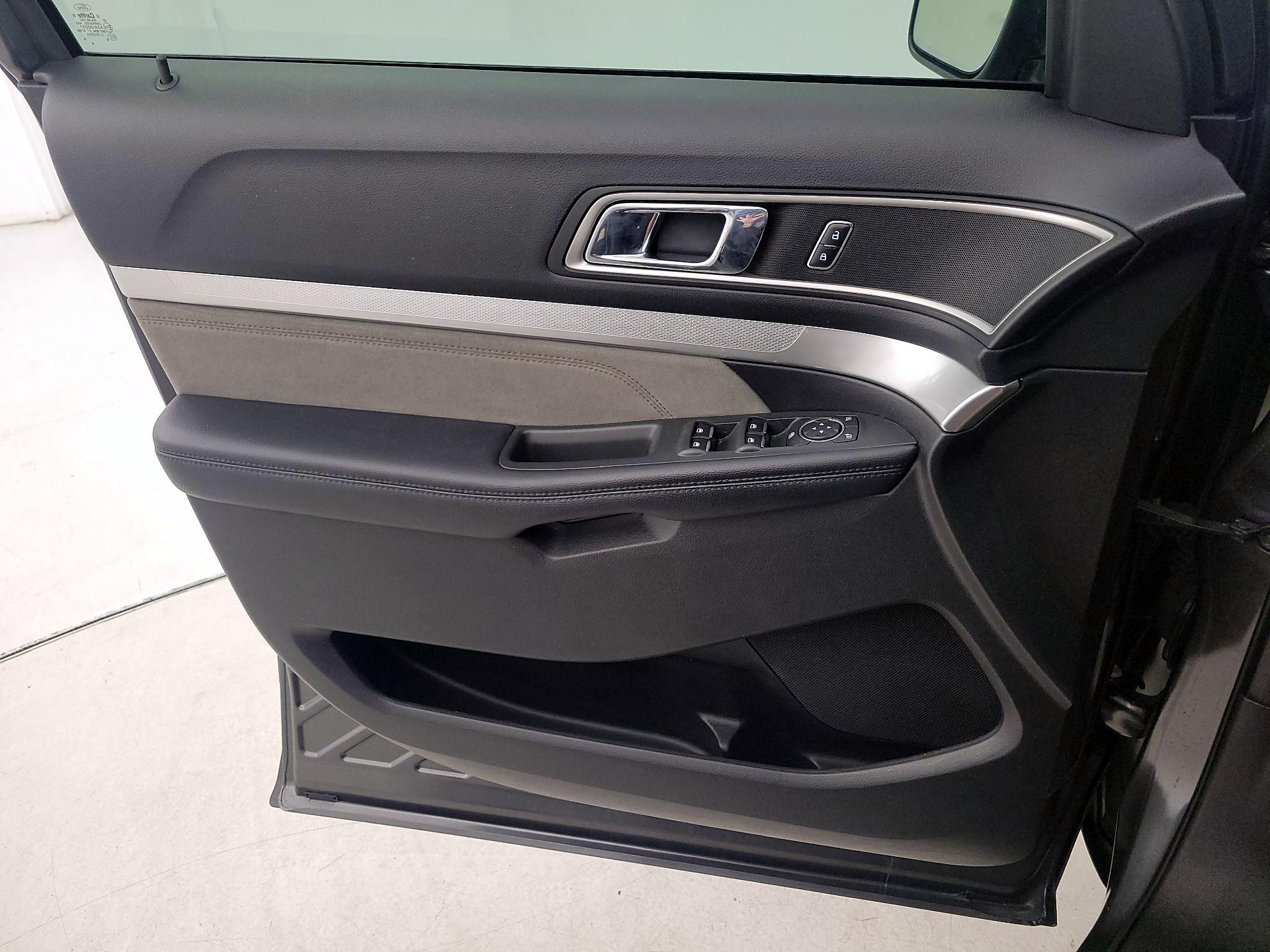 Thumbnail: 2017 Ford Explorer - 12