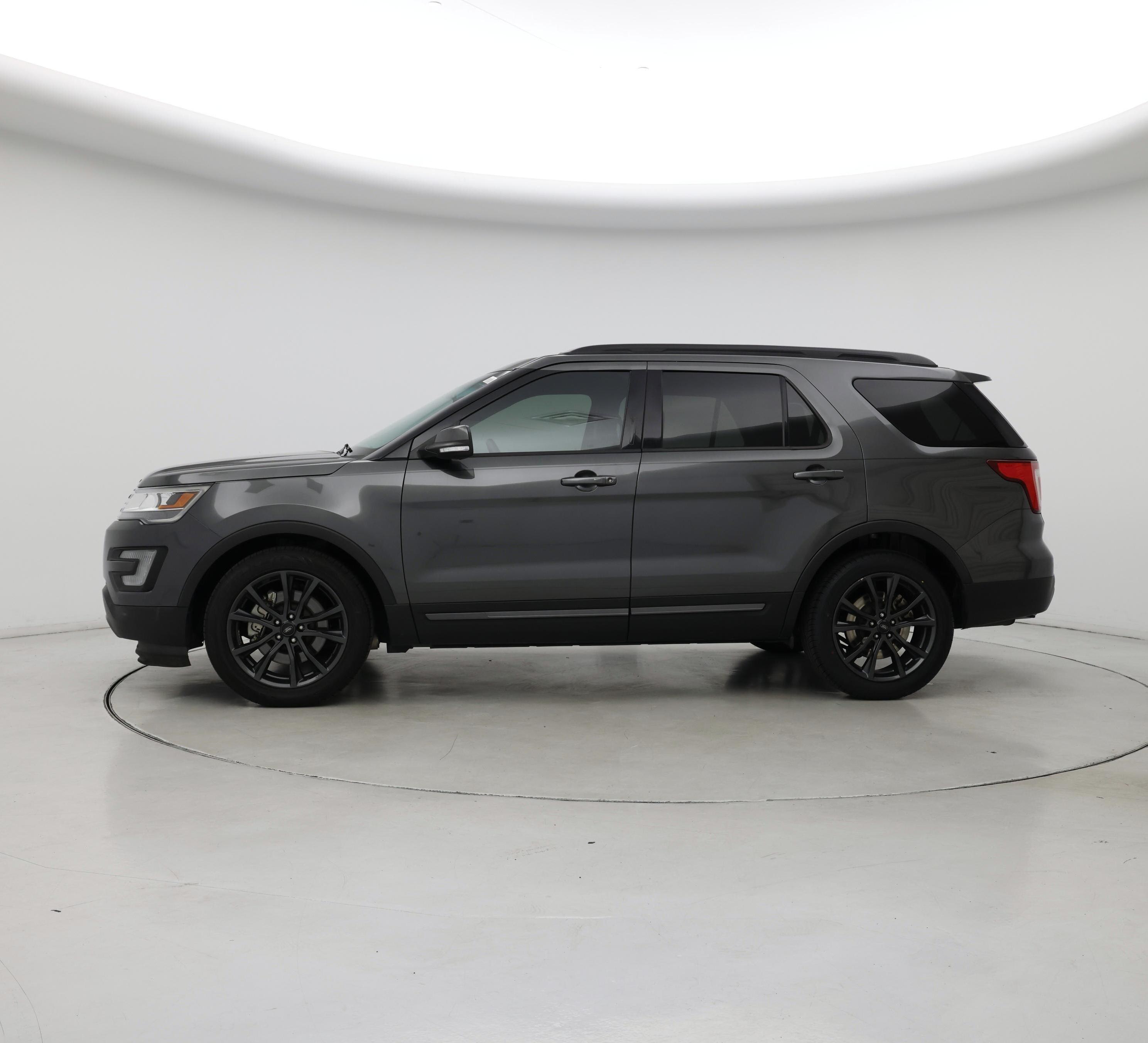 Thumbnail: 2017 Ford Explorer - 3