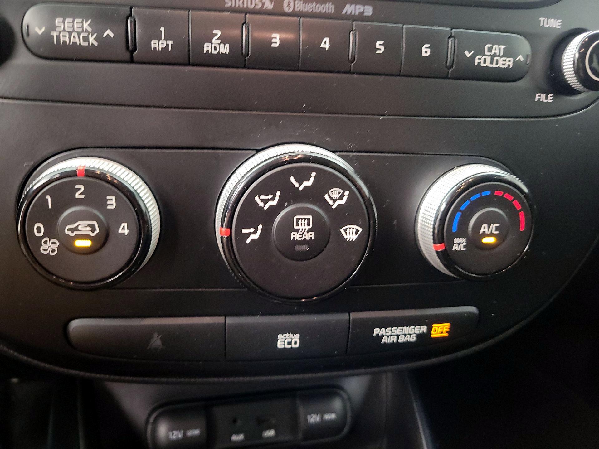Thumbnail: 2015 Kia Soul - 15