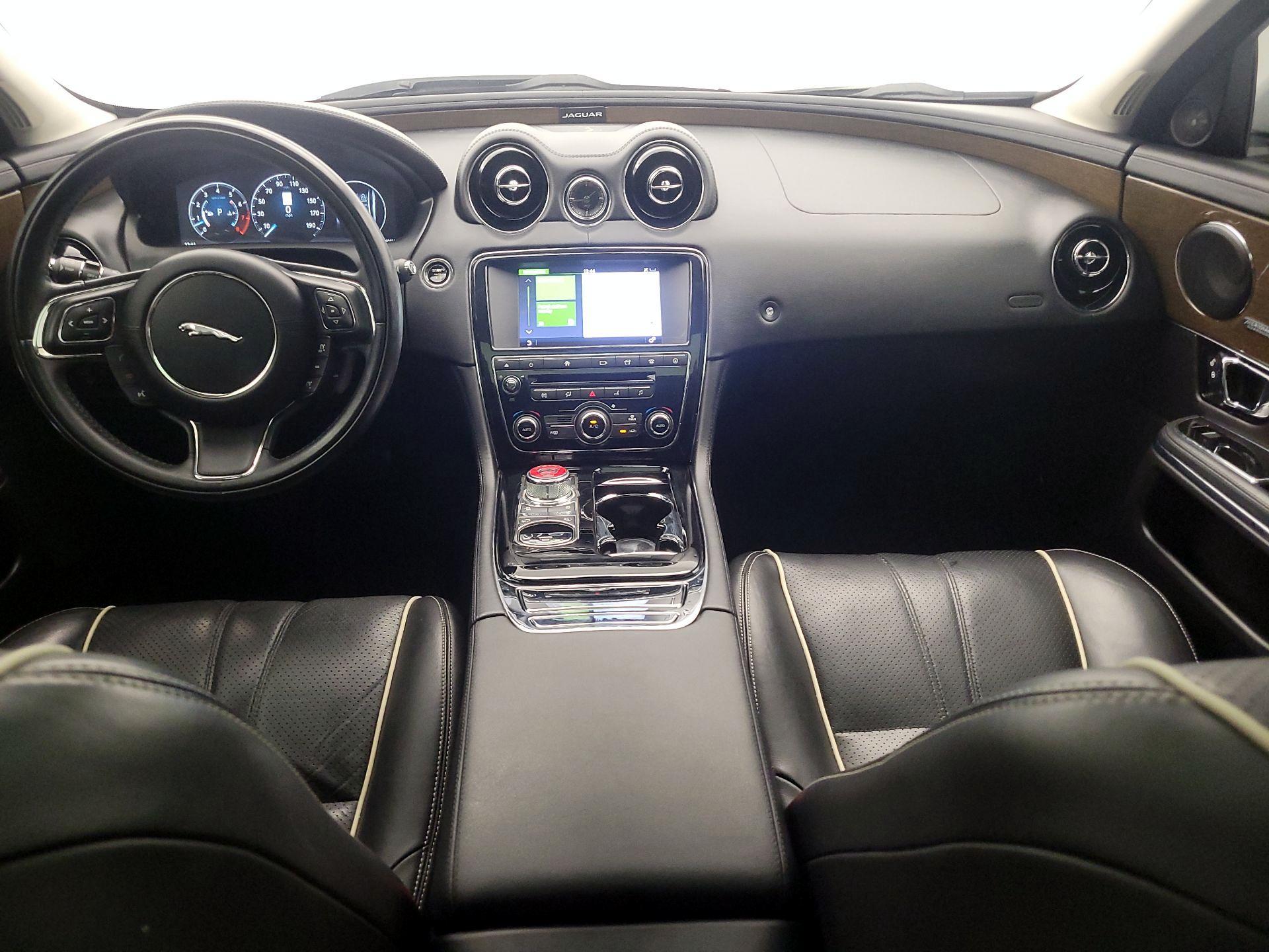 Thumbnail: 2016 Jaguar XJ - 9