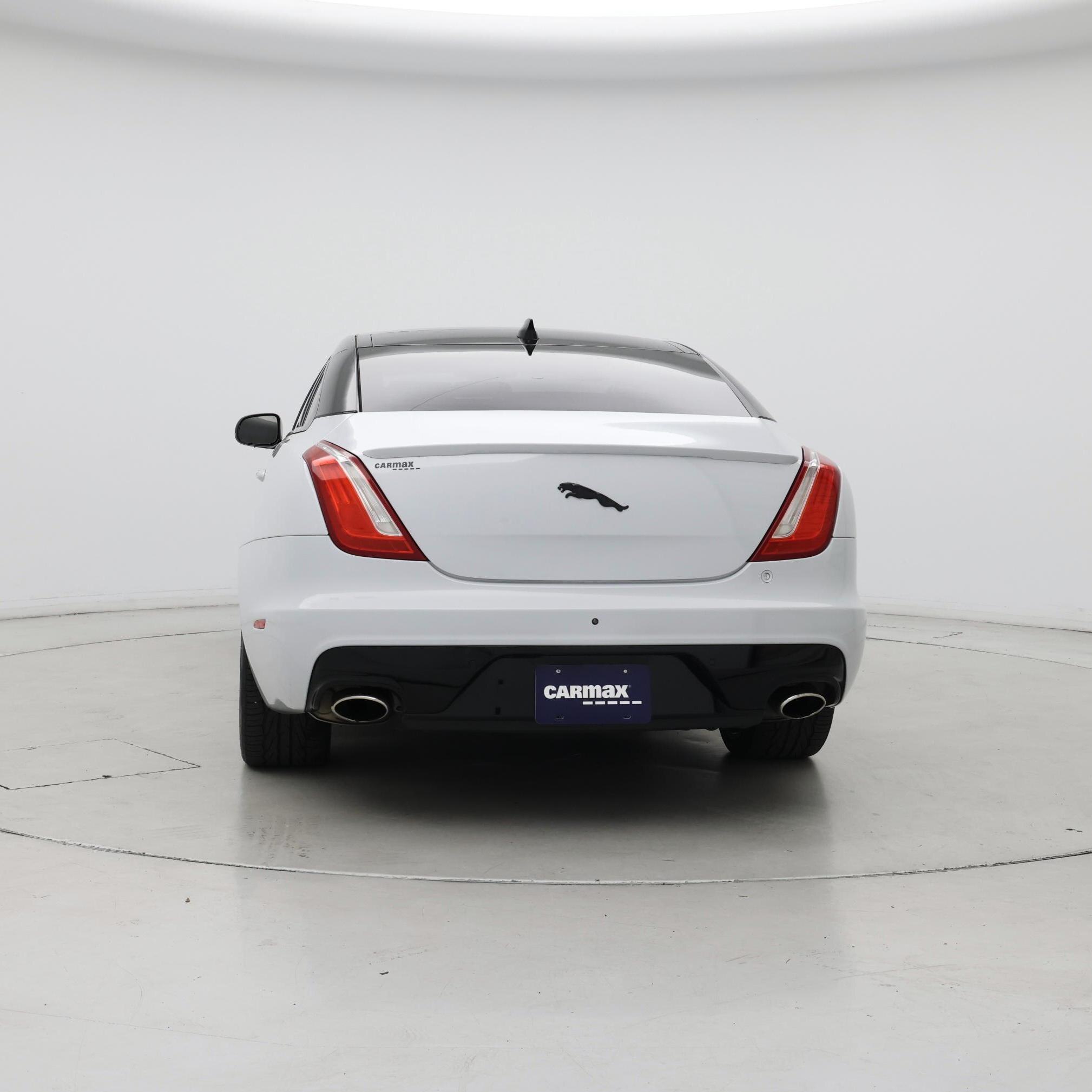 Thumbnail: 2016 Jaguar XJ - 6