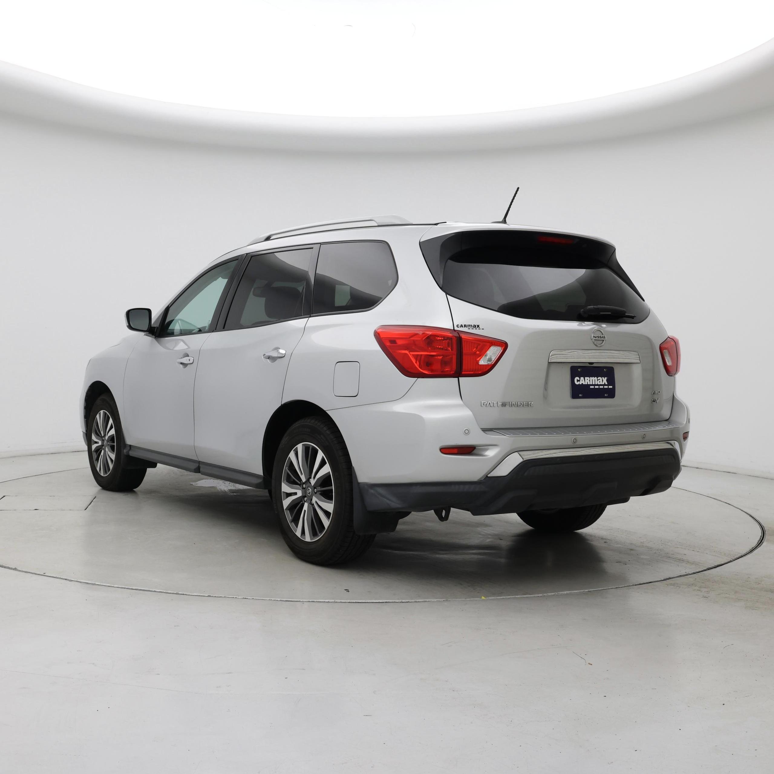 Thumbnail: 2017 Nissan Pathfinder - 2