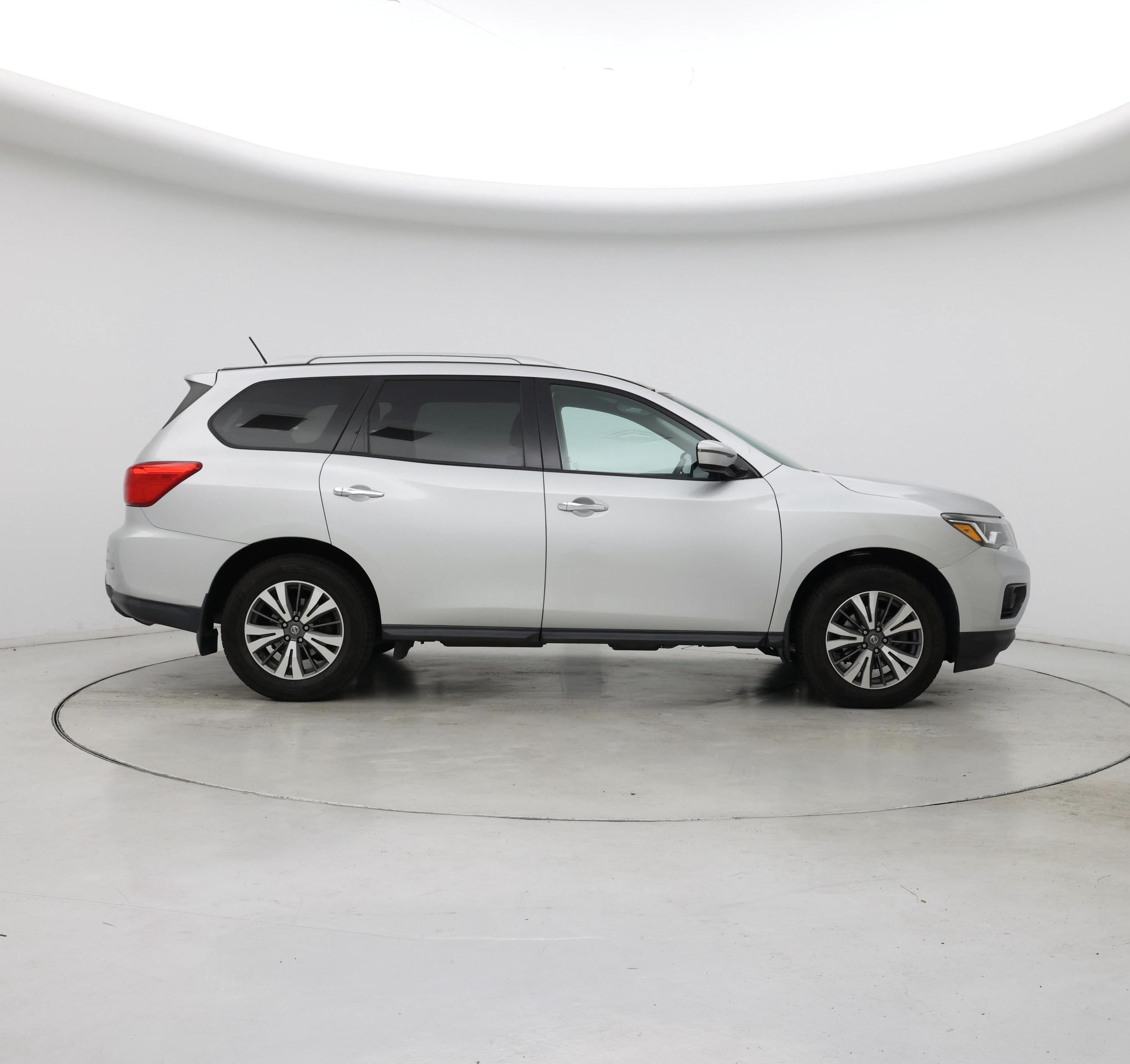 Thumbnail: 2017 Nissan Pathfinder - 7