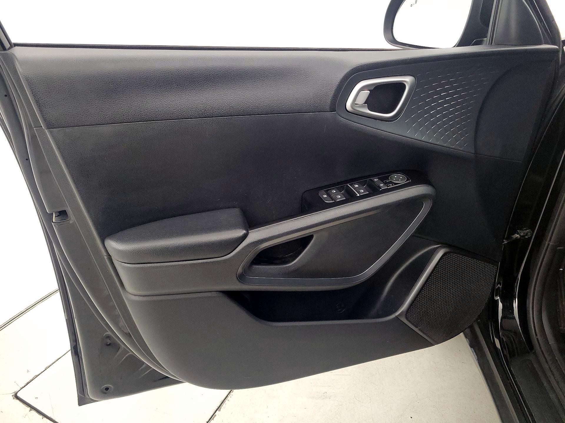 Thumbnail: 2021 Kia Soul - 12