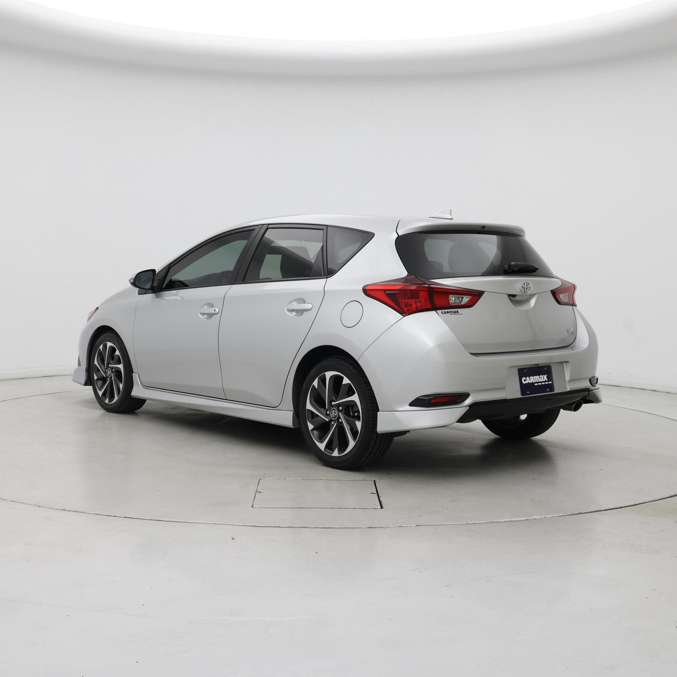 Thumbnail: 2017 Toyota Corolla iM - 2