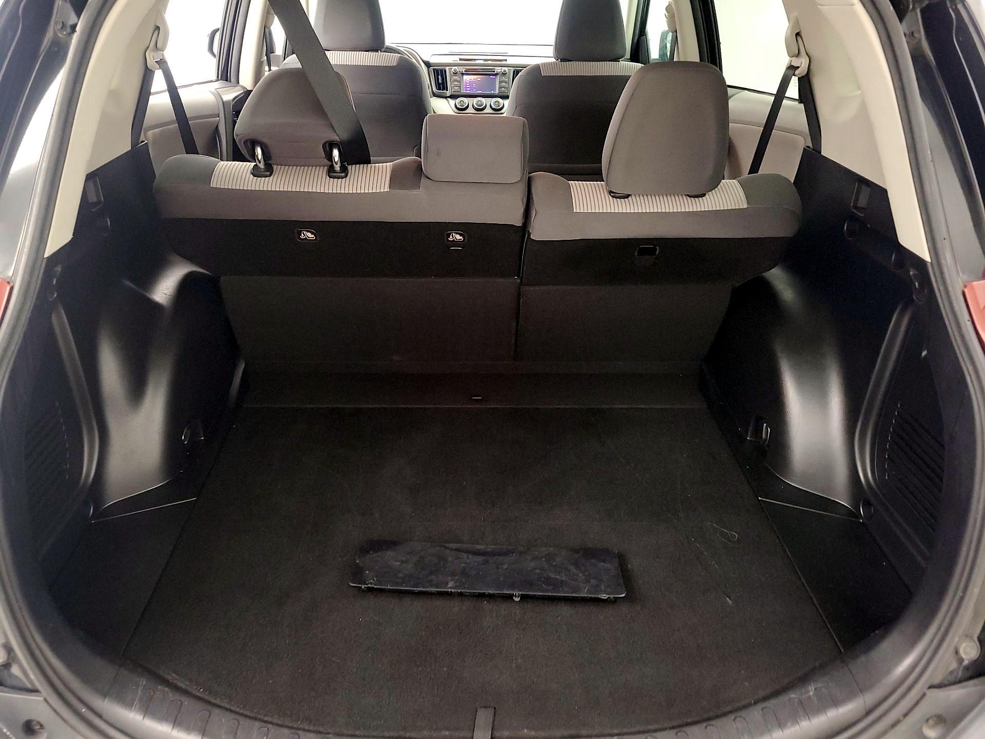 Thumbnail: 2013 Toyota RAV4 - 20