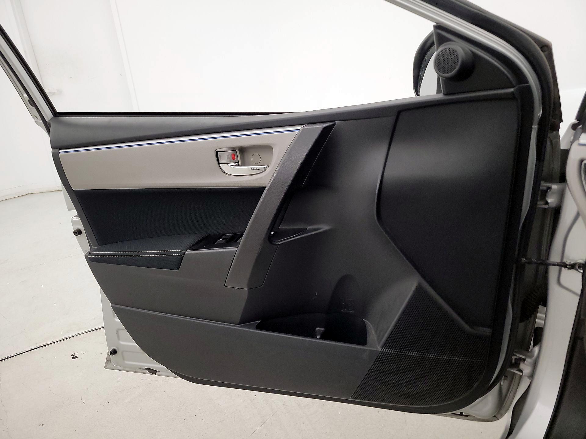 Thumbnail: 2016 Toyota Corolla - 12