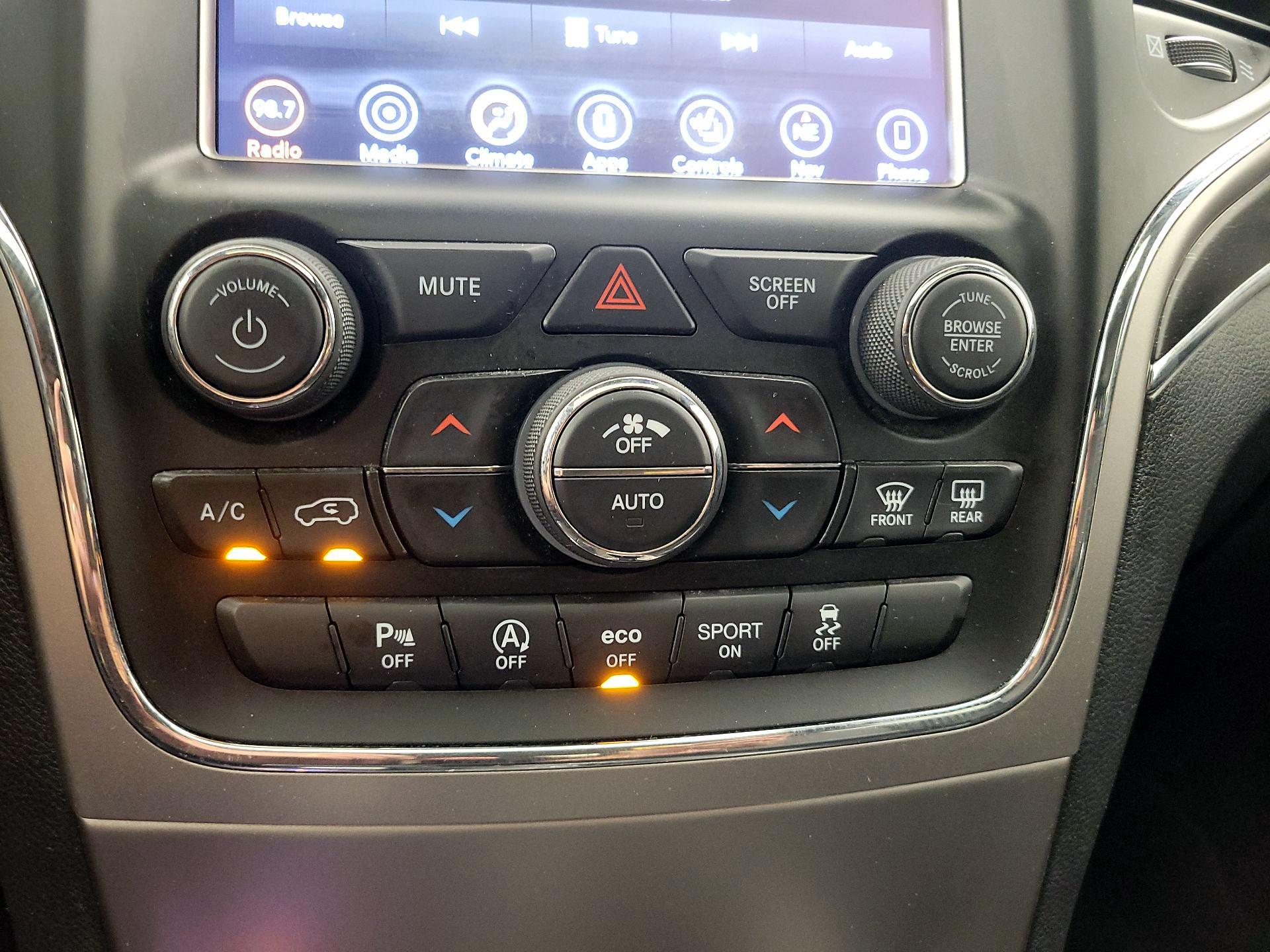Thumbnail: 2018 Jeep Grand Cherokee - 17
