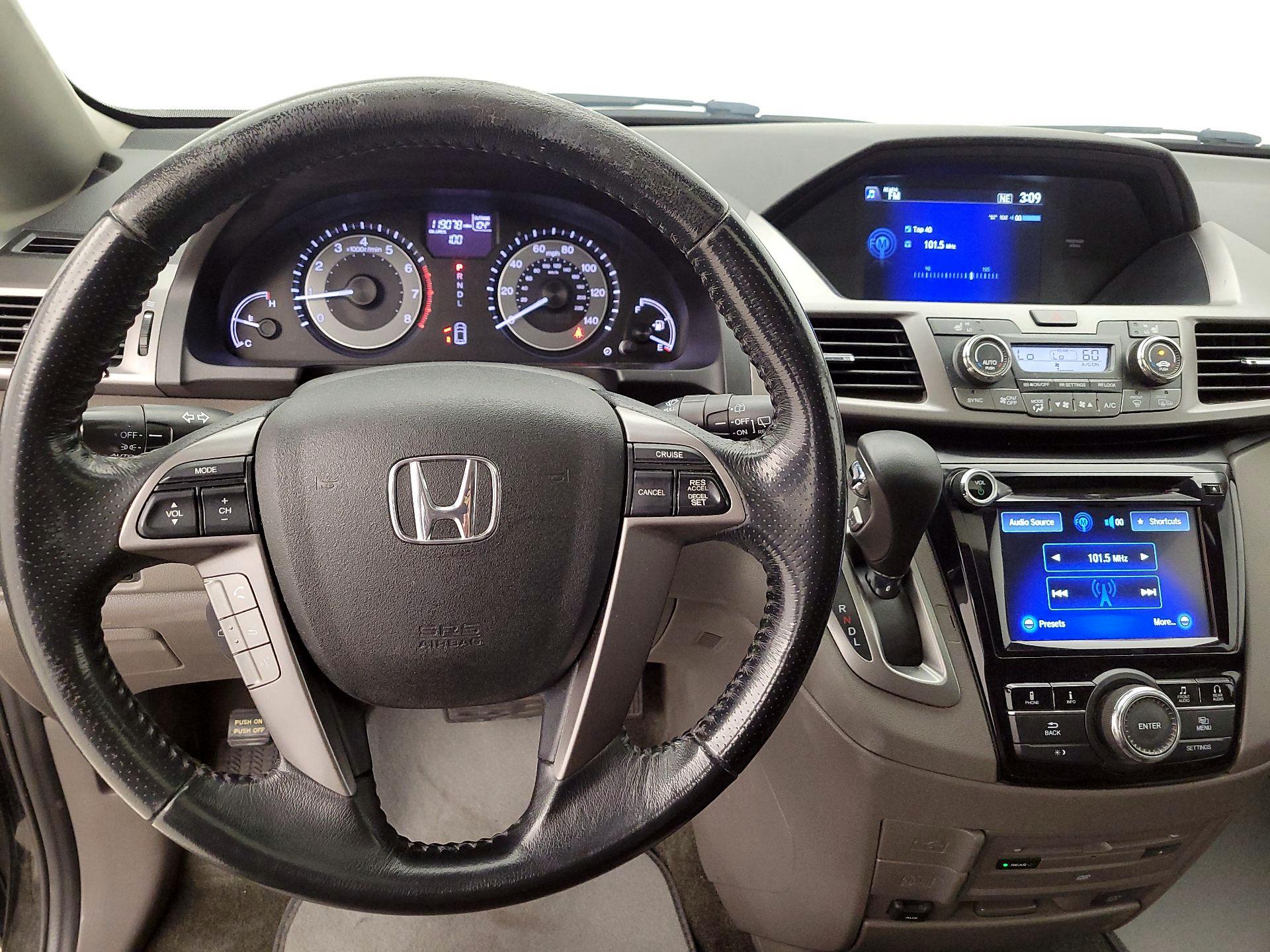Thumbnail: 2015 Honda Odyssey - 10