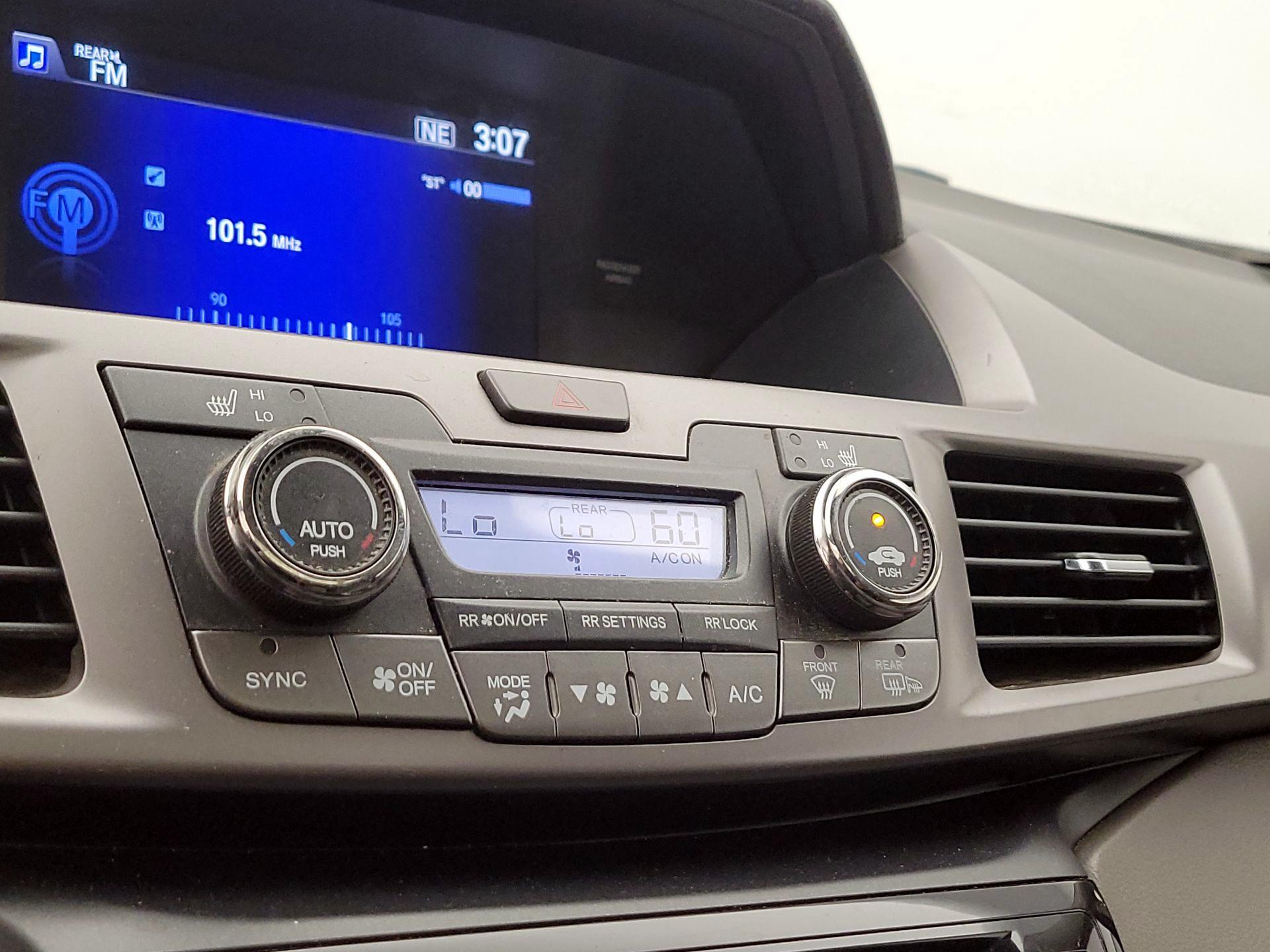 Thumbnail: 2015 Honda Odyssey - 16