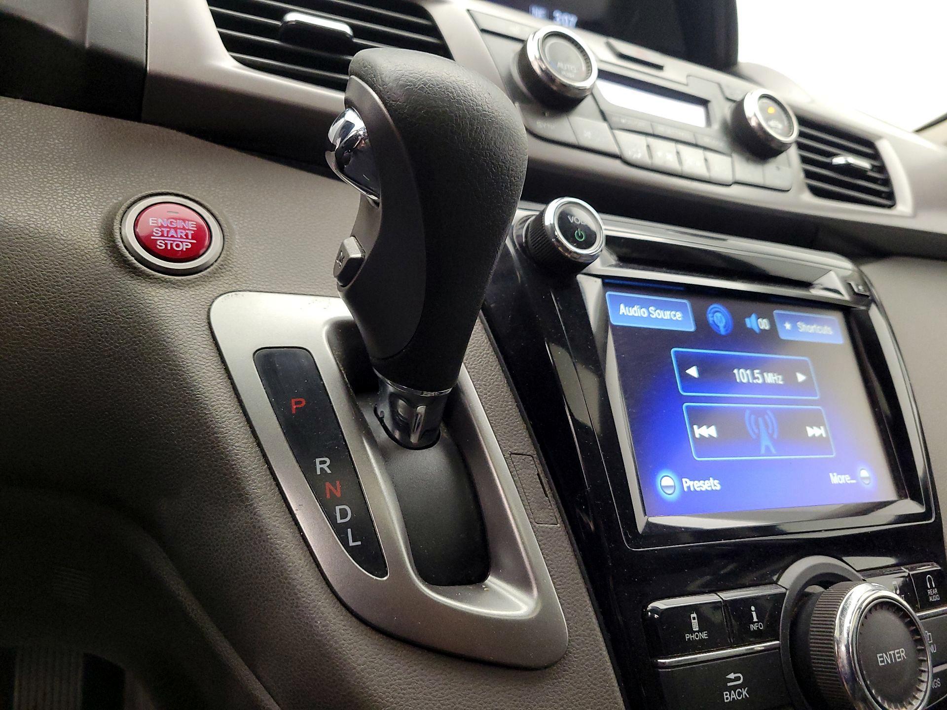 Thumbnail: 2015 Honda Odyssey - 17