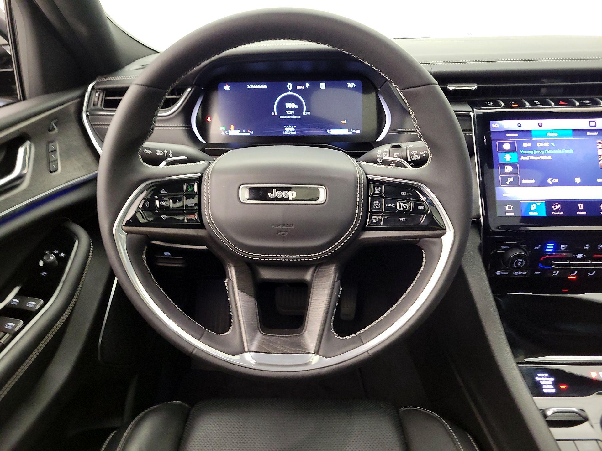 Thumbnail: 2024 Jeep Grand Cherokee - 10