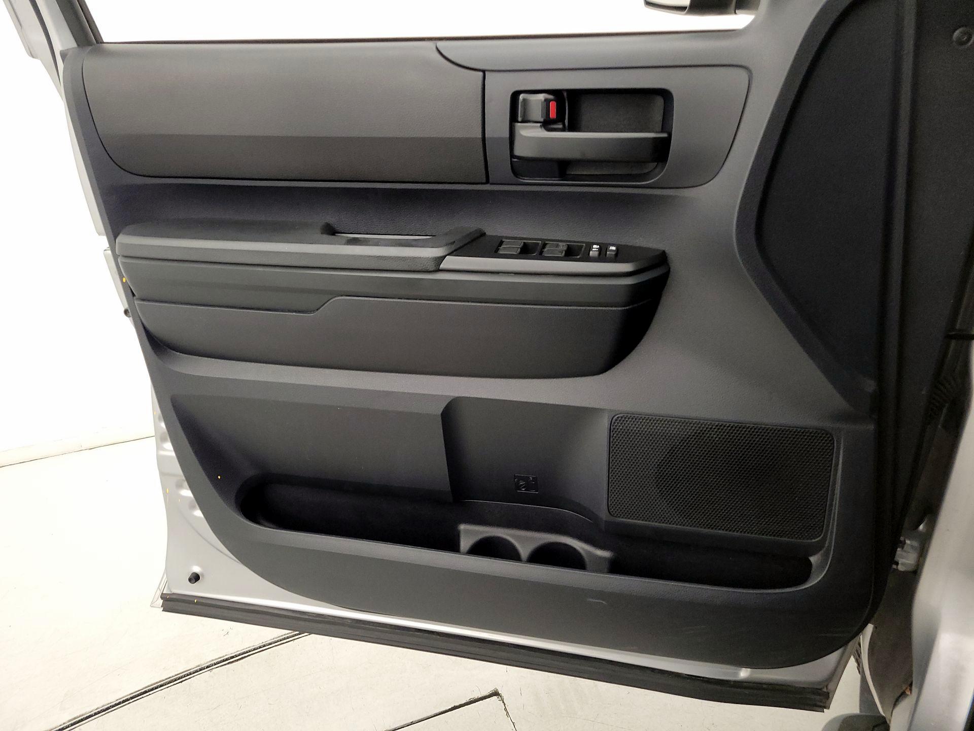 Thumbnail: 2015 Toyota Tundra - 12