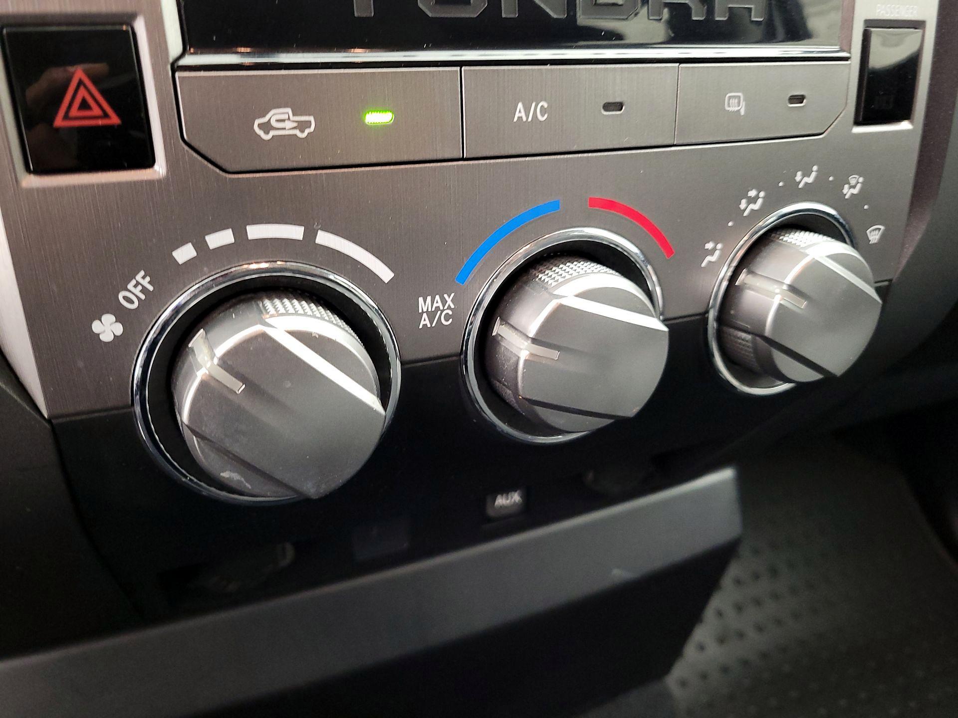 Thumbnail: 2015 Toyota Tundra - 16