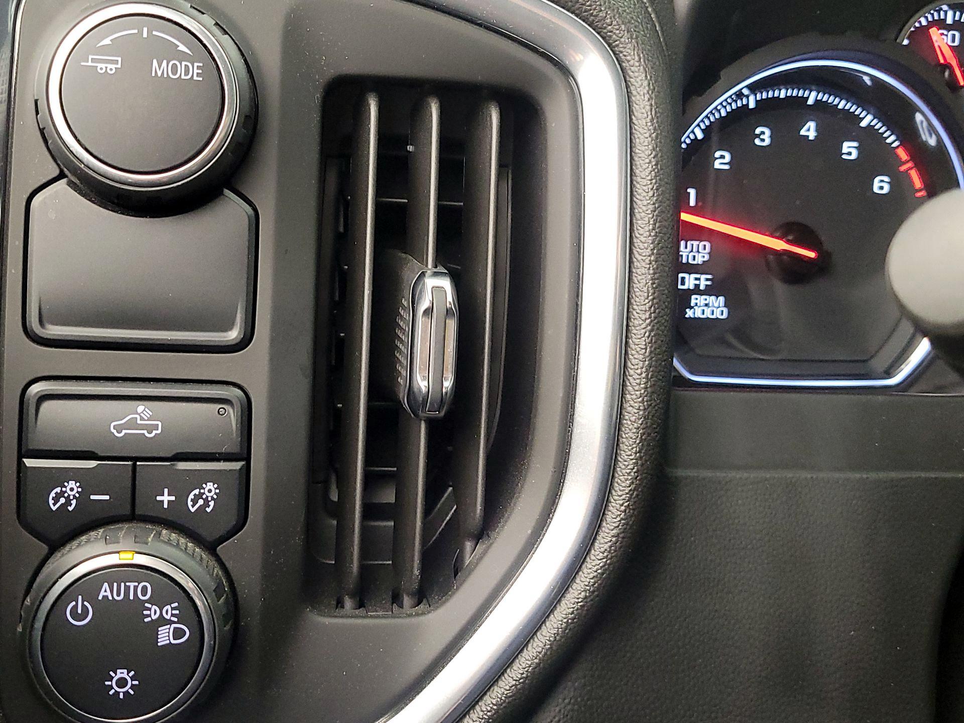 Thumbnail: 2020 Chevrolet Silverado 1500 - 13