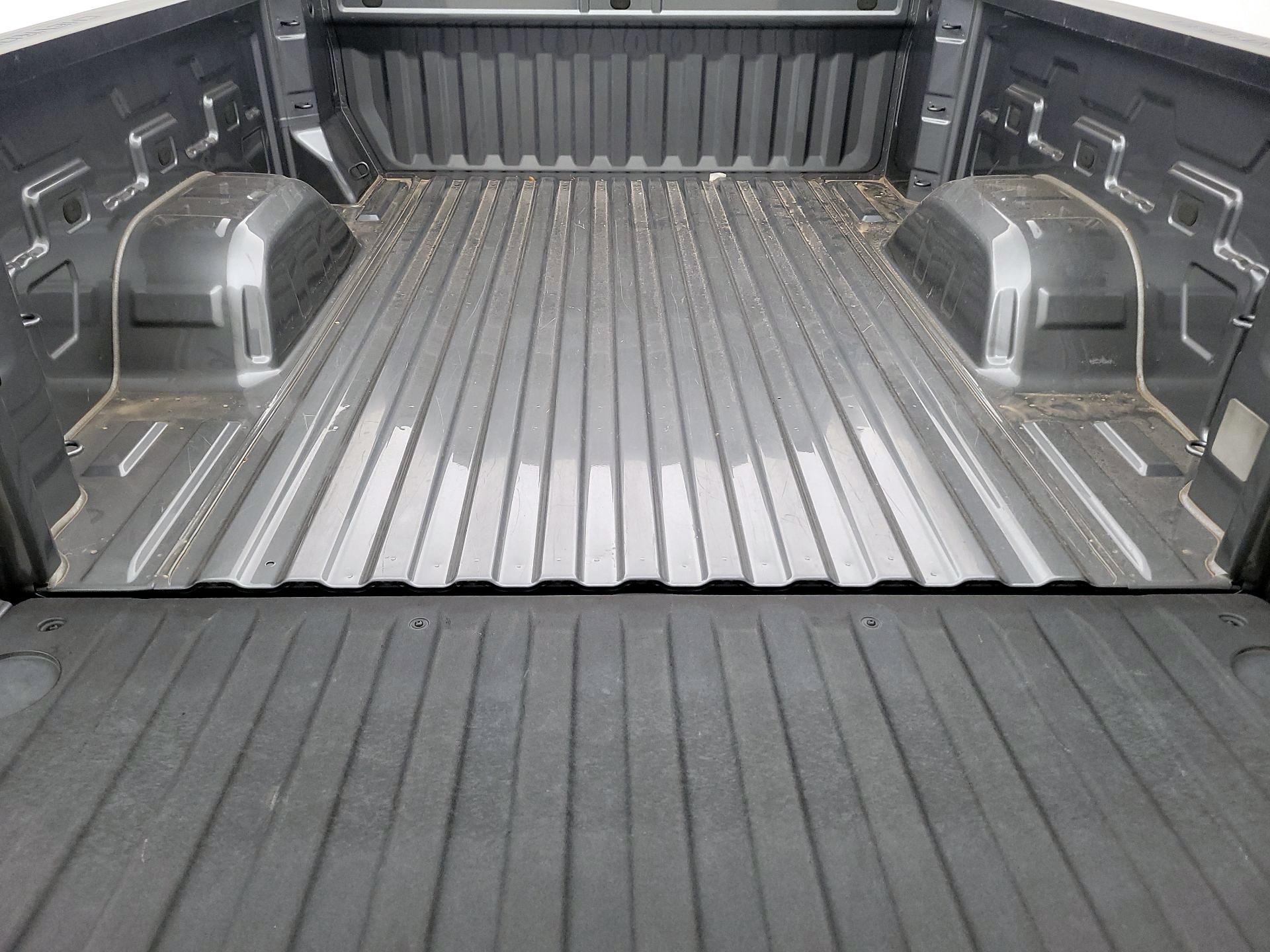 Thumbnail: 2020 Chevrolet Silverado 1500 - 20
