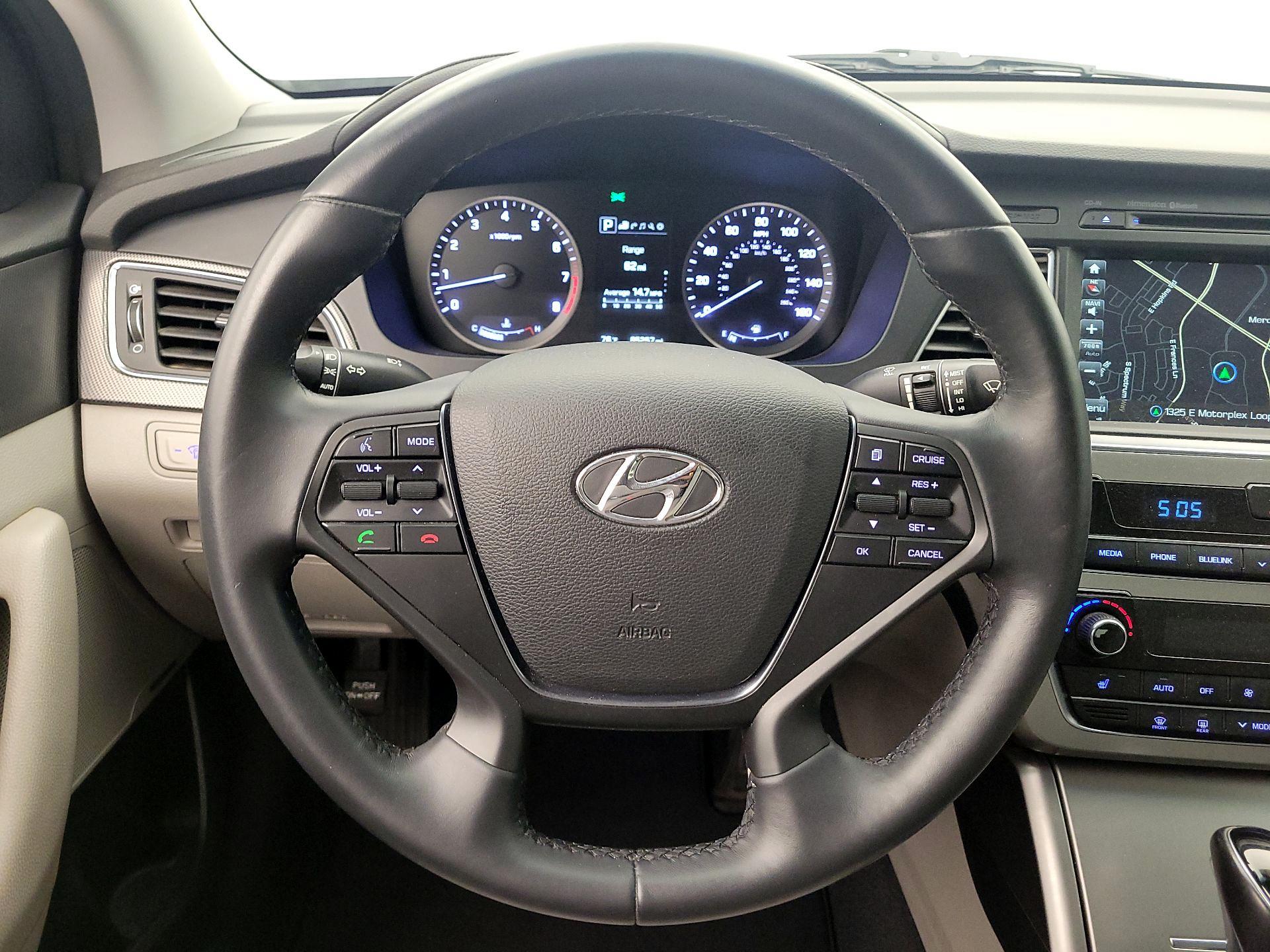 Thumbnail: 2015 Hyundai Sonata - 10