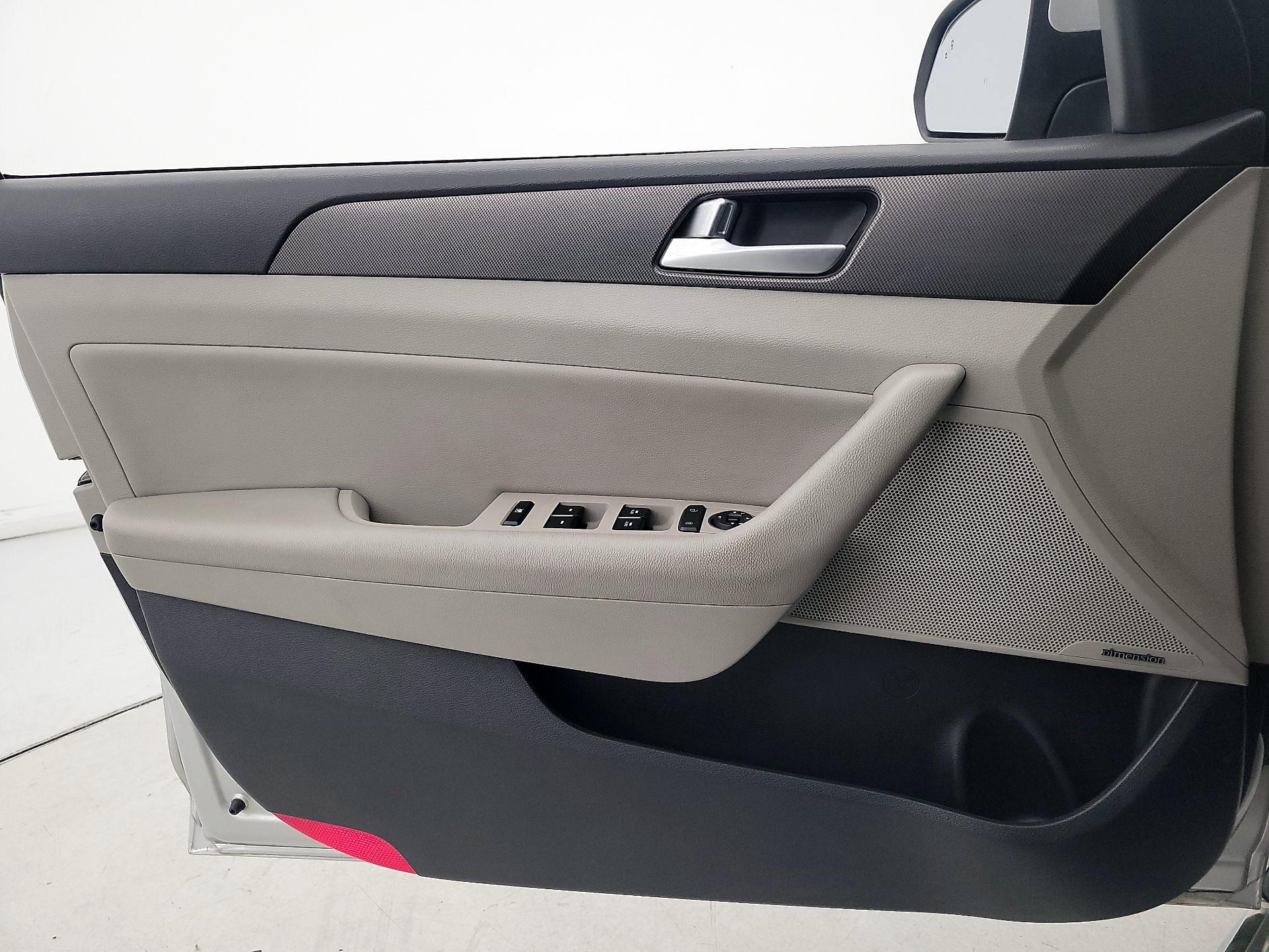 Thumbnail: 2015 Hyundai Sonata - 12