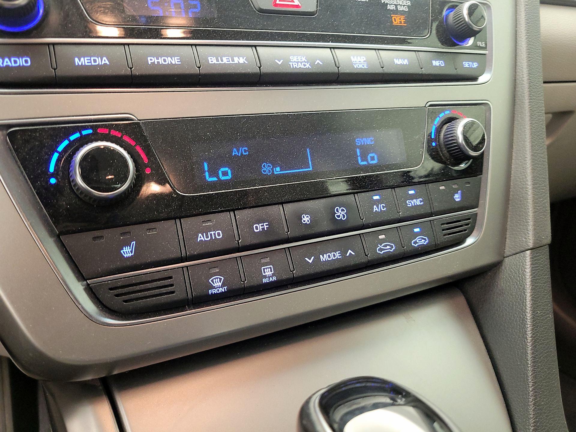 Thumbnail: 2015 Hyundai Sonata - 17
