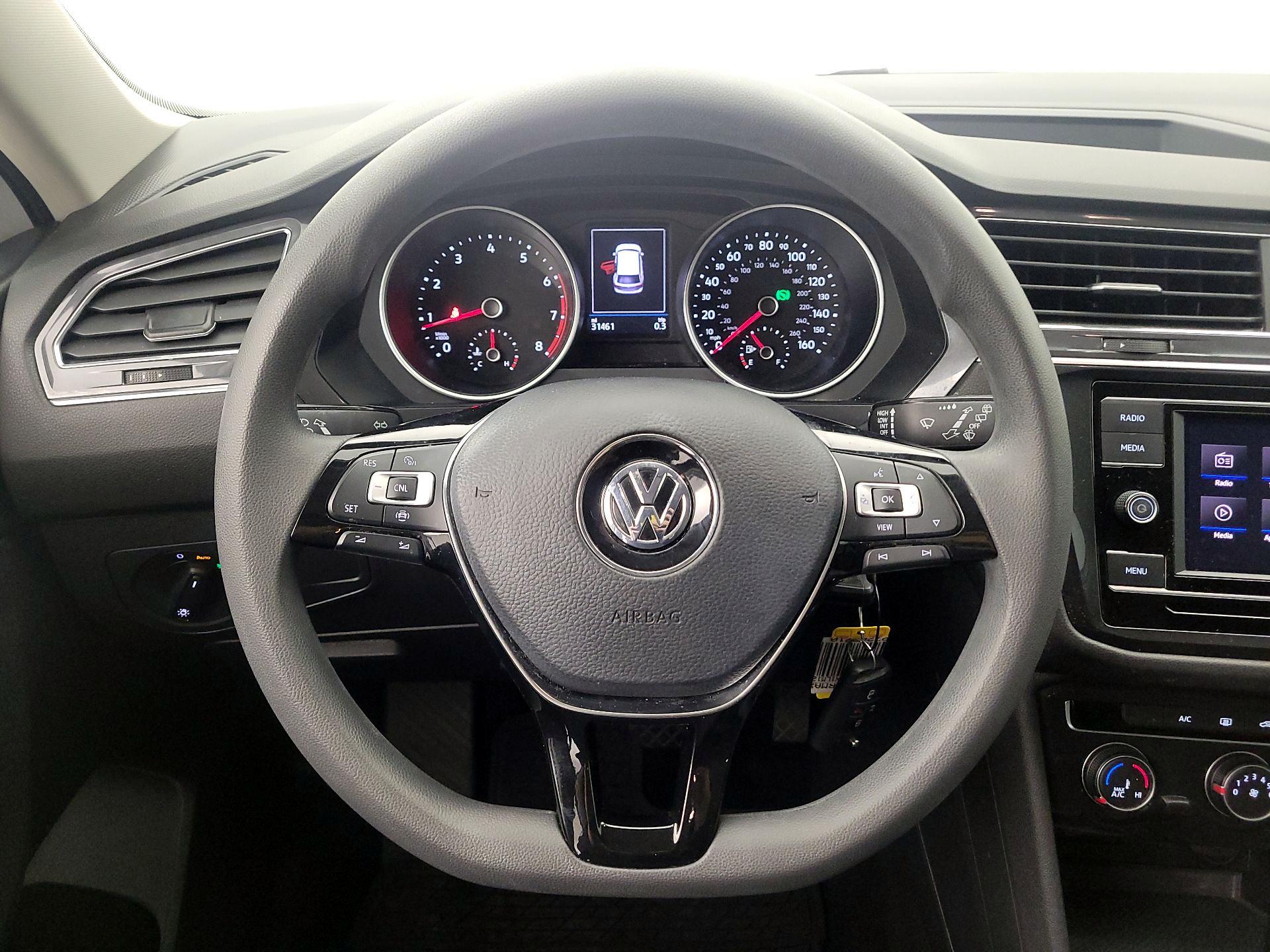 Thumbnail: 2020 Volkswagen Tiguan - 10