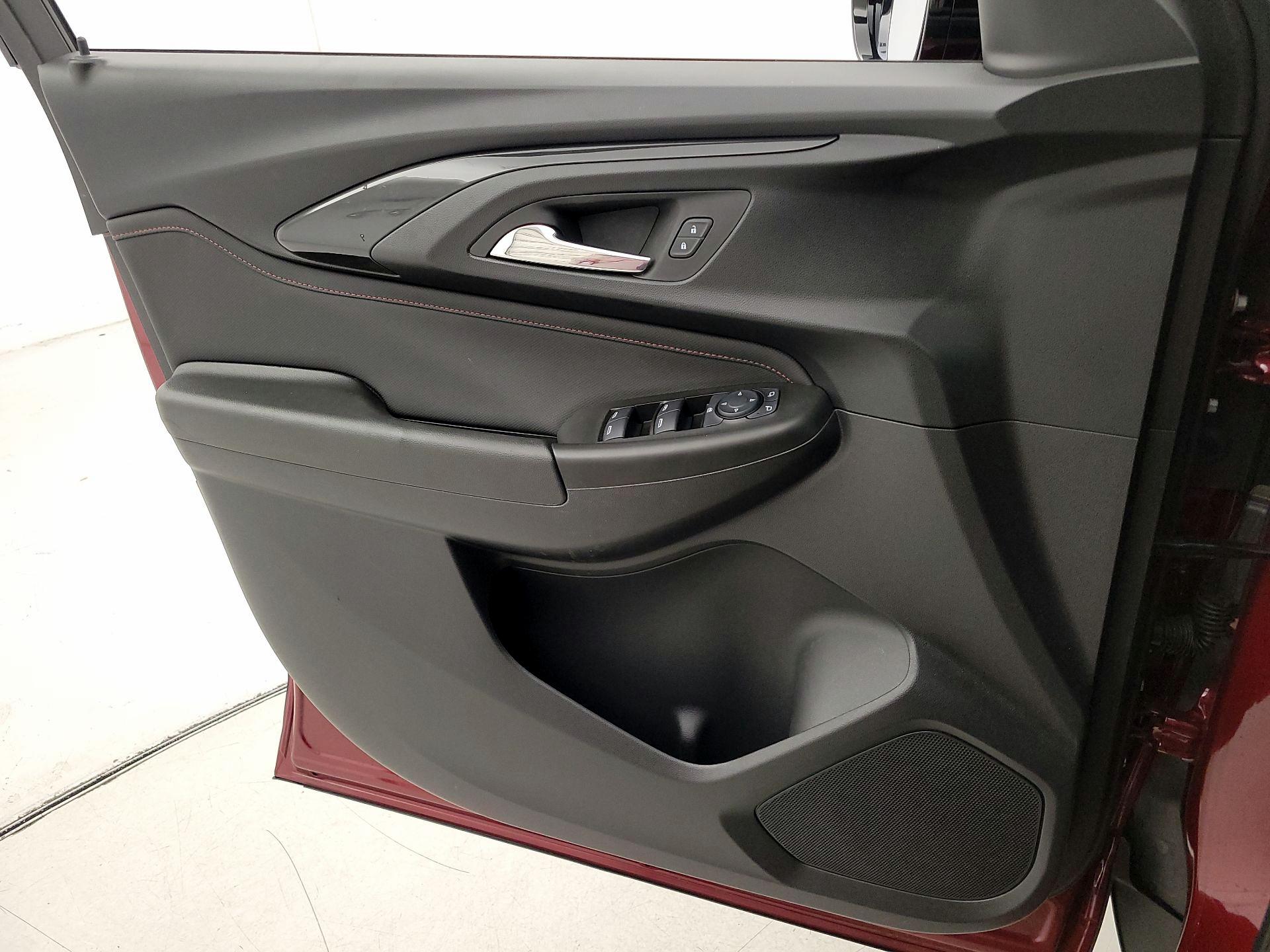 Thumbnail: 2023 Chevrolet TrailBlazer - 12