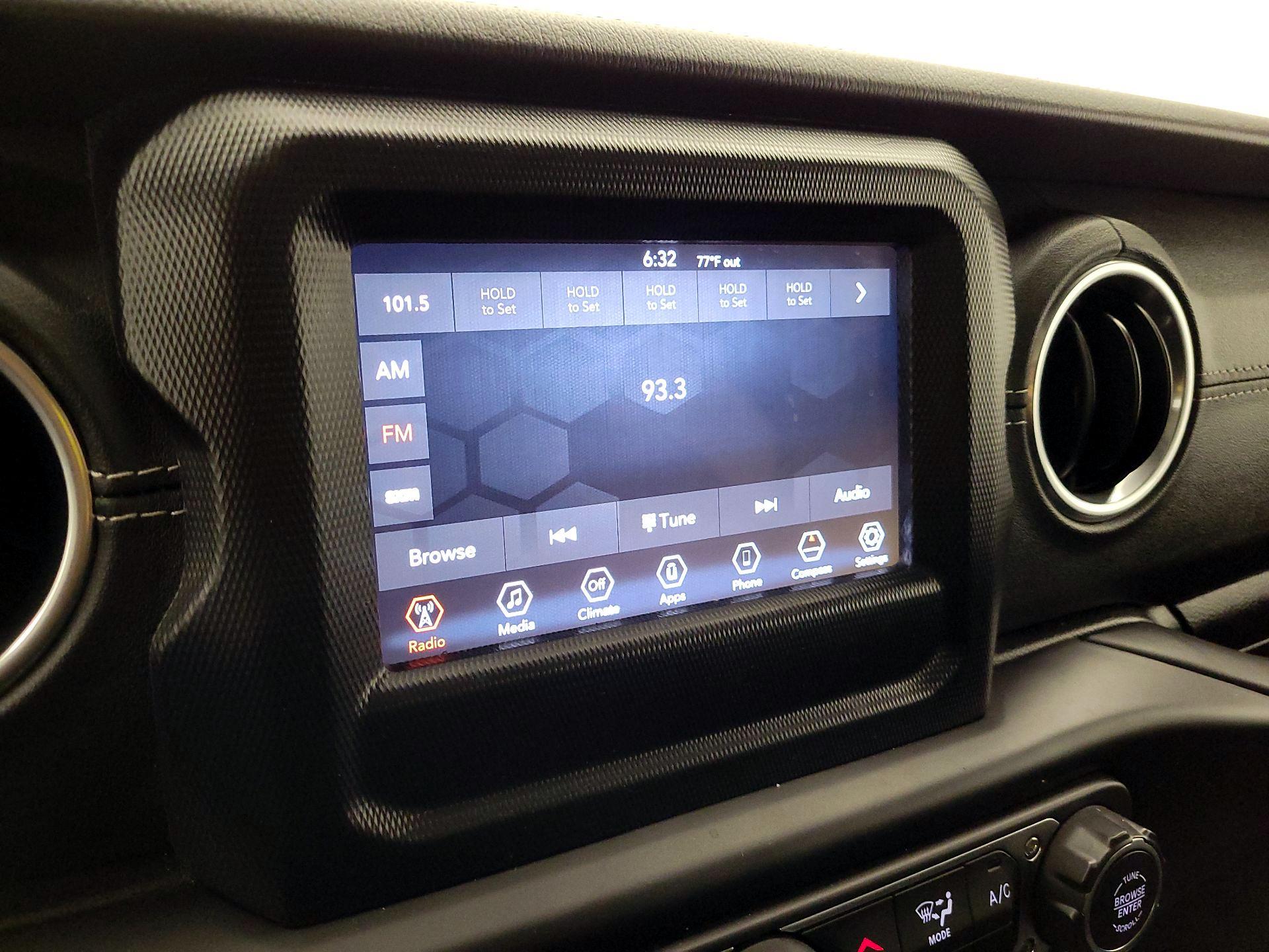 Thumbnail: 2019 Jeep Wrangler - 15