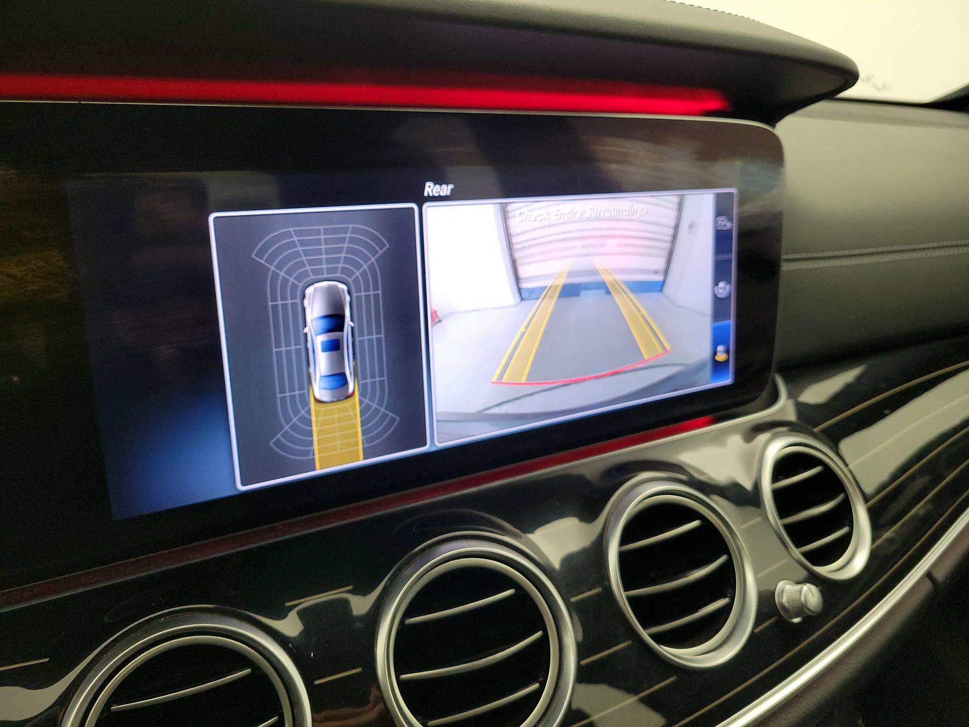 Thumbnail: 2018 Mercedes-Benz E-Class - 15