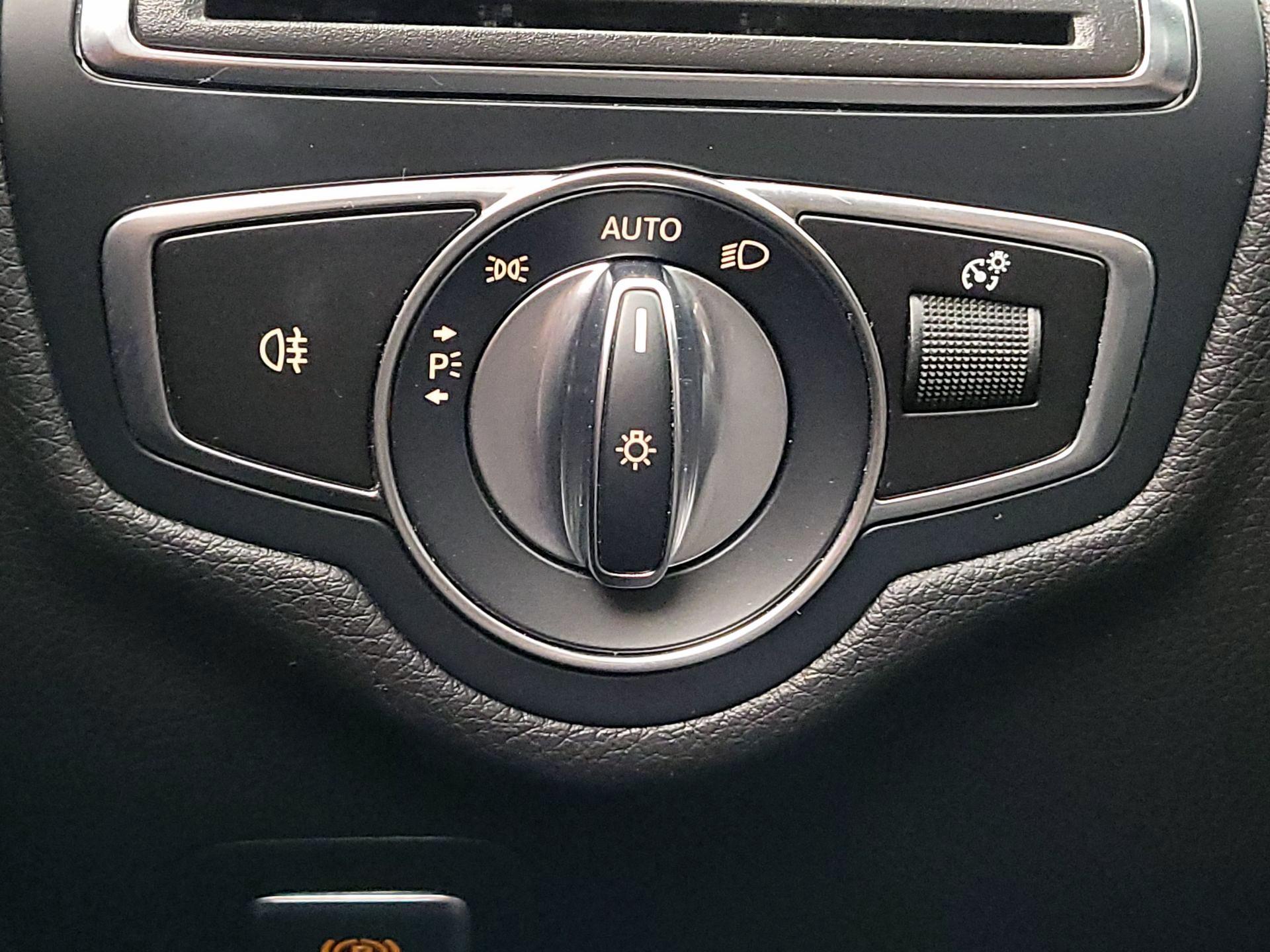 Thumbnail: 2019 Mercedes-Benz C-Class - 13