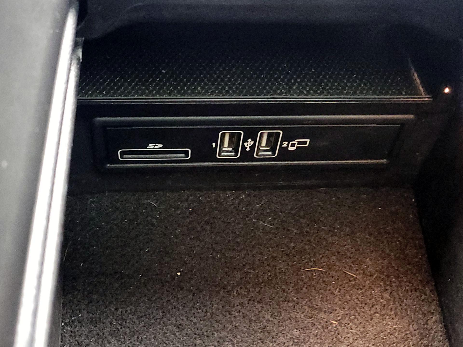 Thumbnail: 2019 Mercedes-Benz C-Class - 18