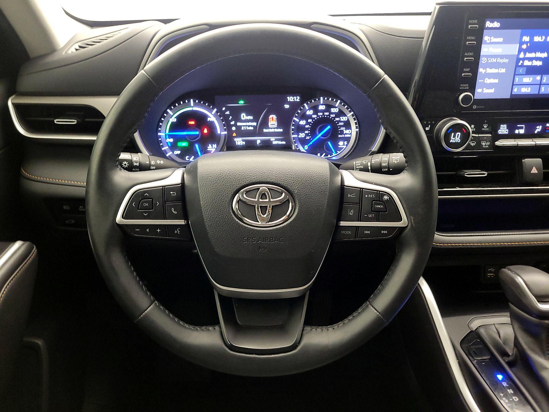 Thumbnail: 2022 Toyota Highlander - 10