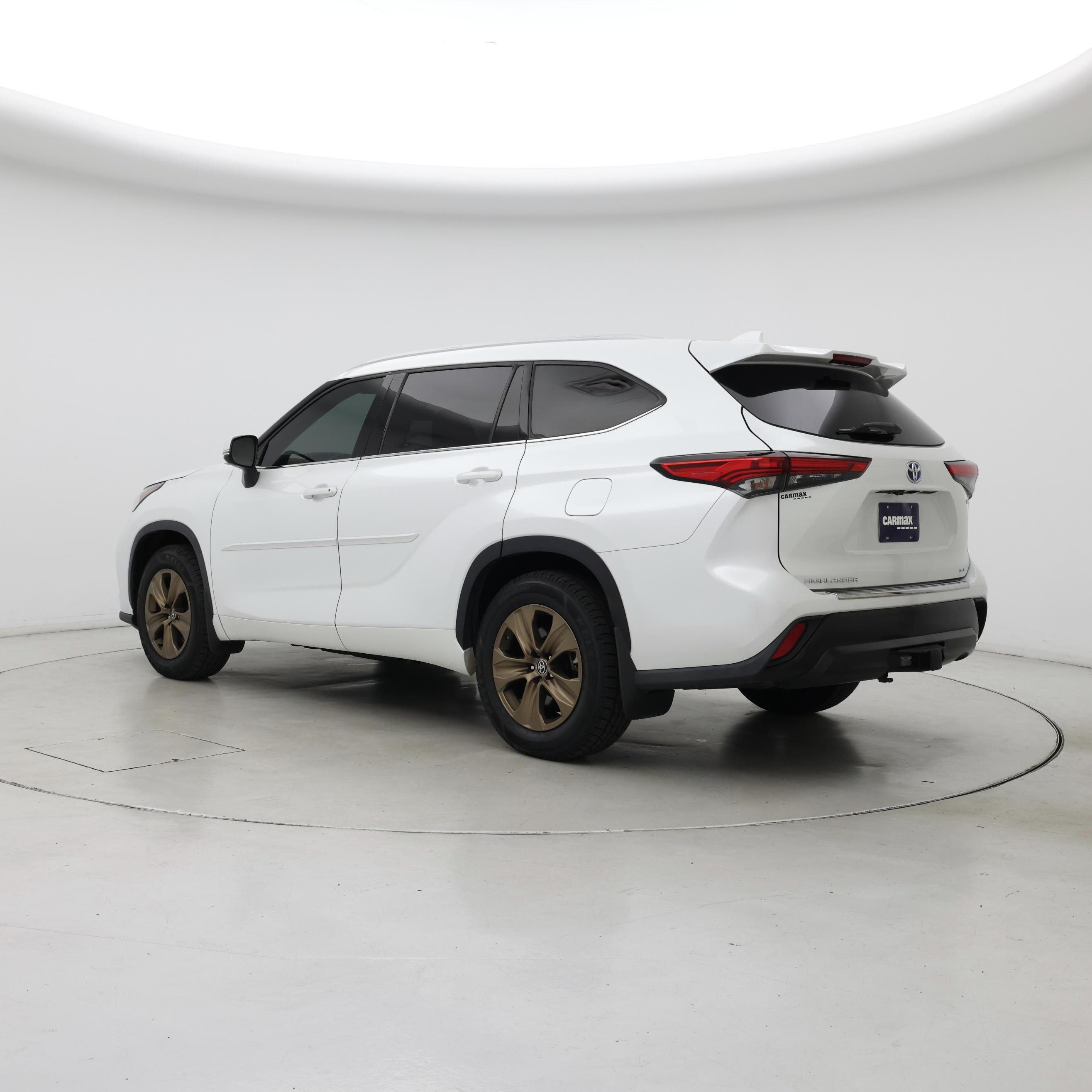 Thumbnail: 2022 Toyota Highlander - 2