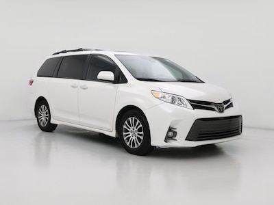 White 2020 Toyota Sienna XLE Premium
