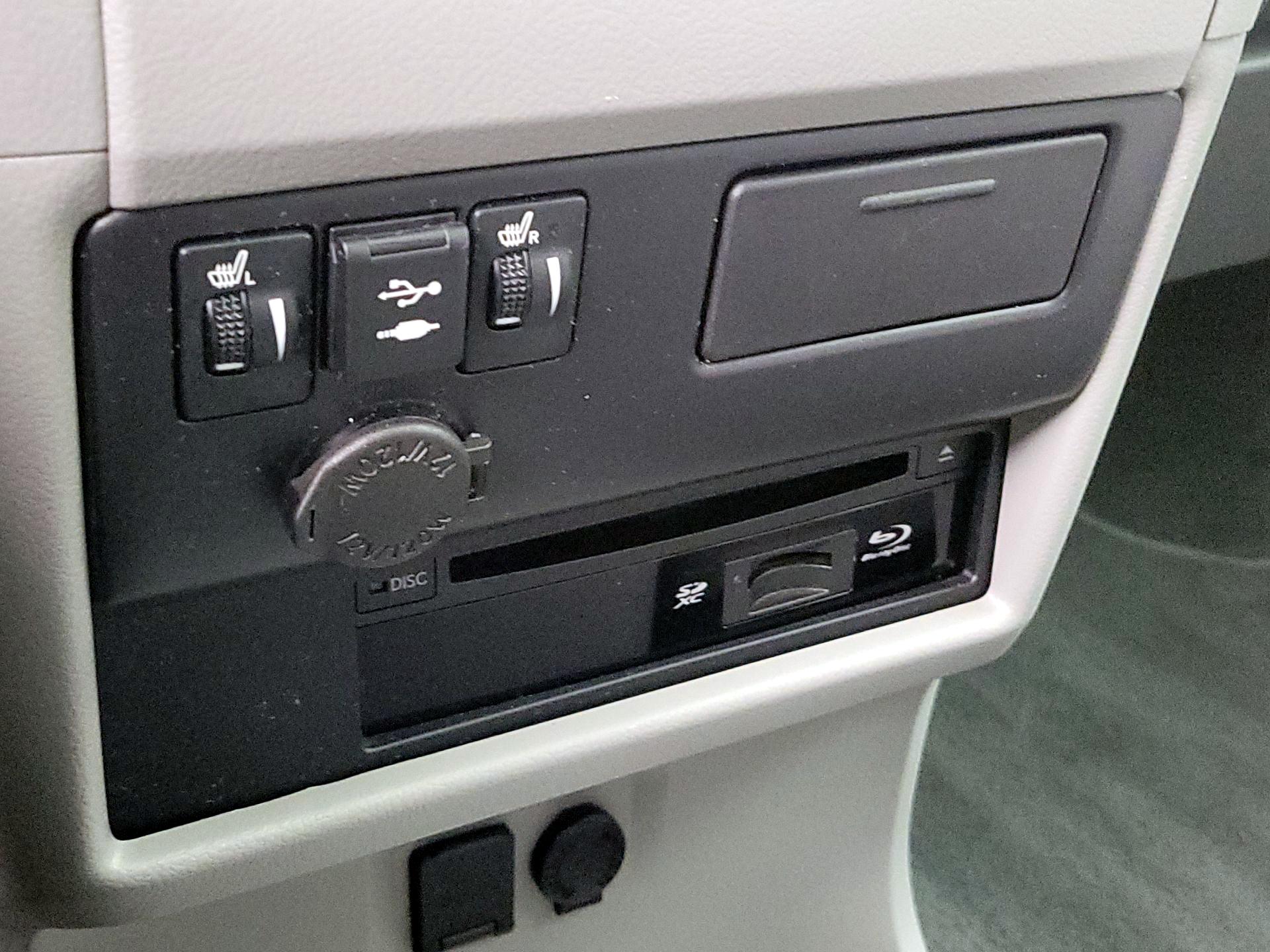 Thumbnail: 2020 Toyota Sienna - 19