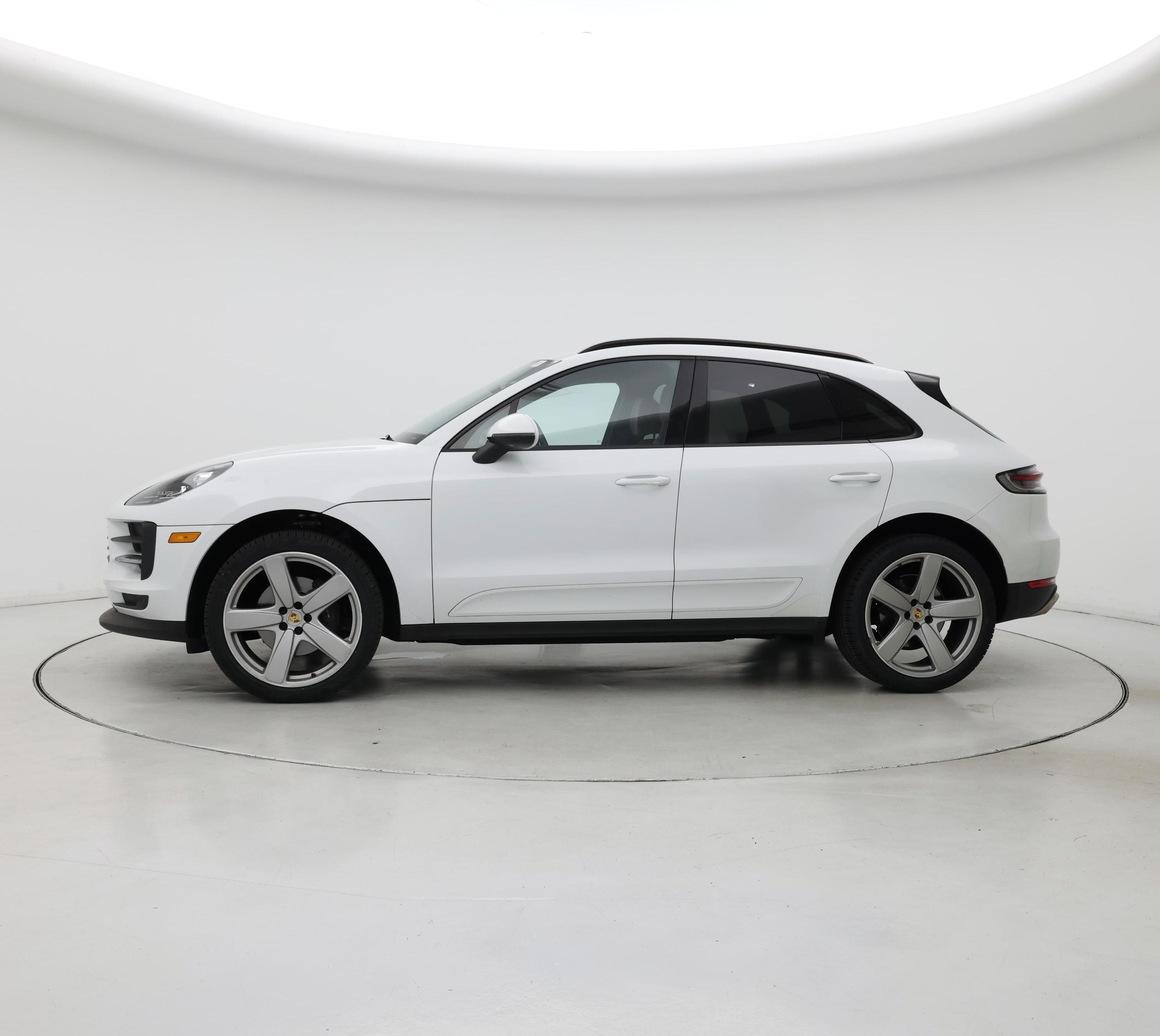 Thumbnail: 2020 Porsche Macan - 3