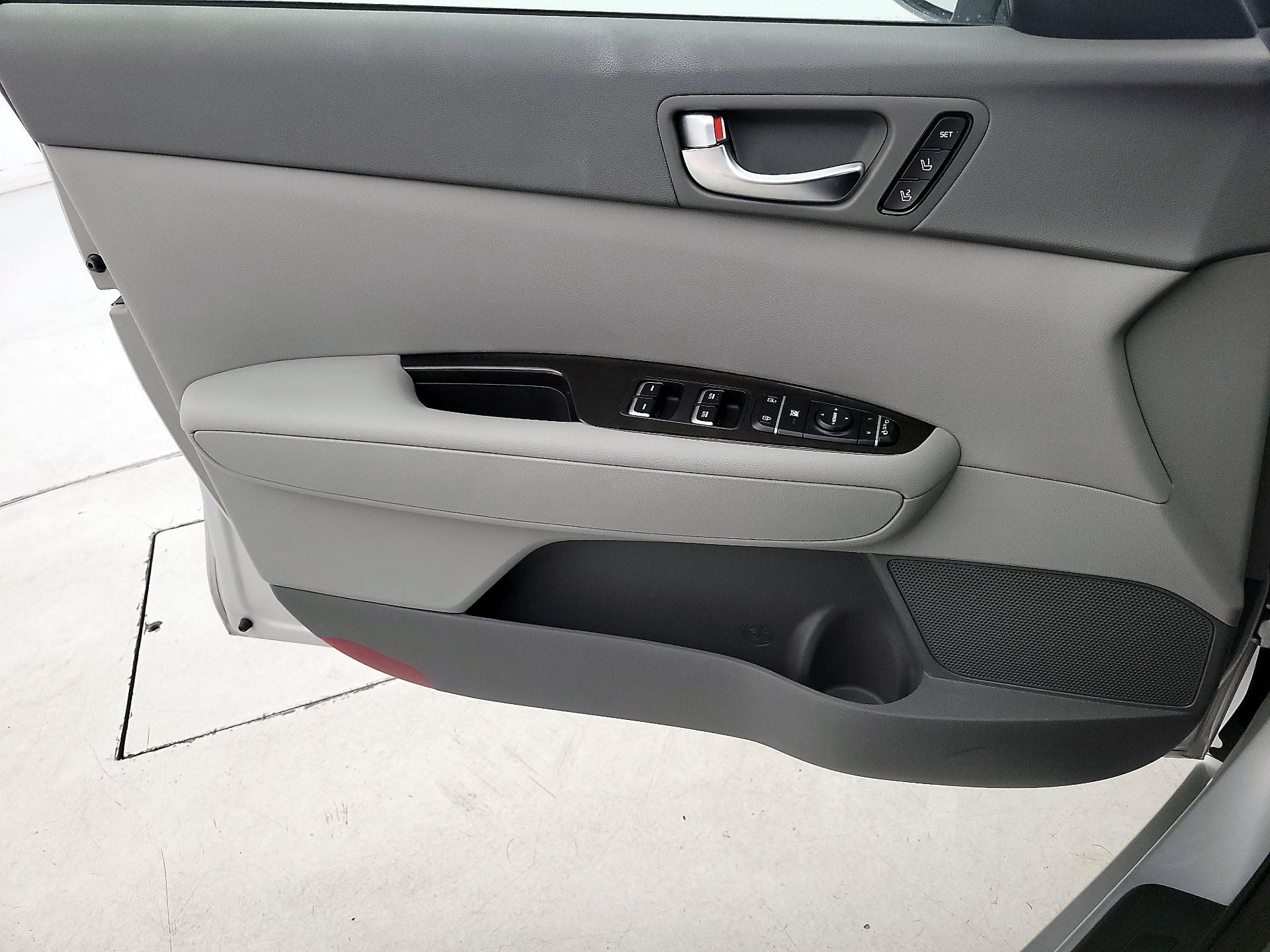 Thumbnail: 2016 Kia Optima - 12