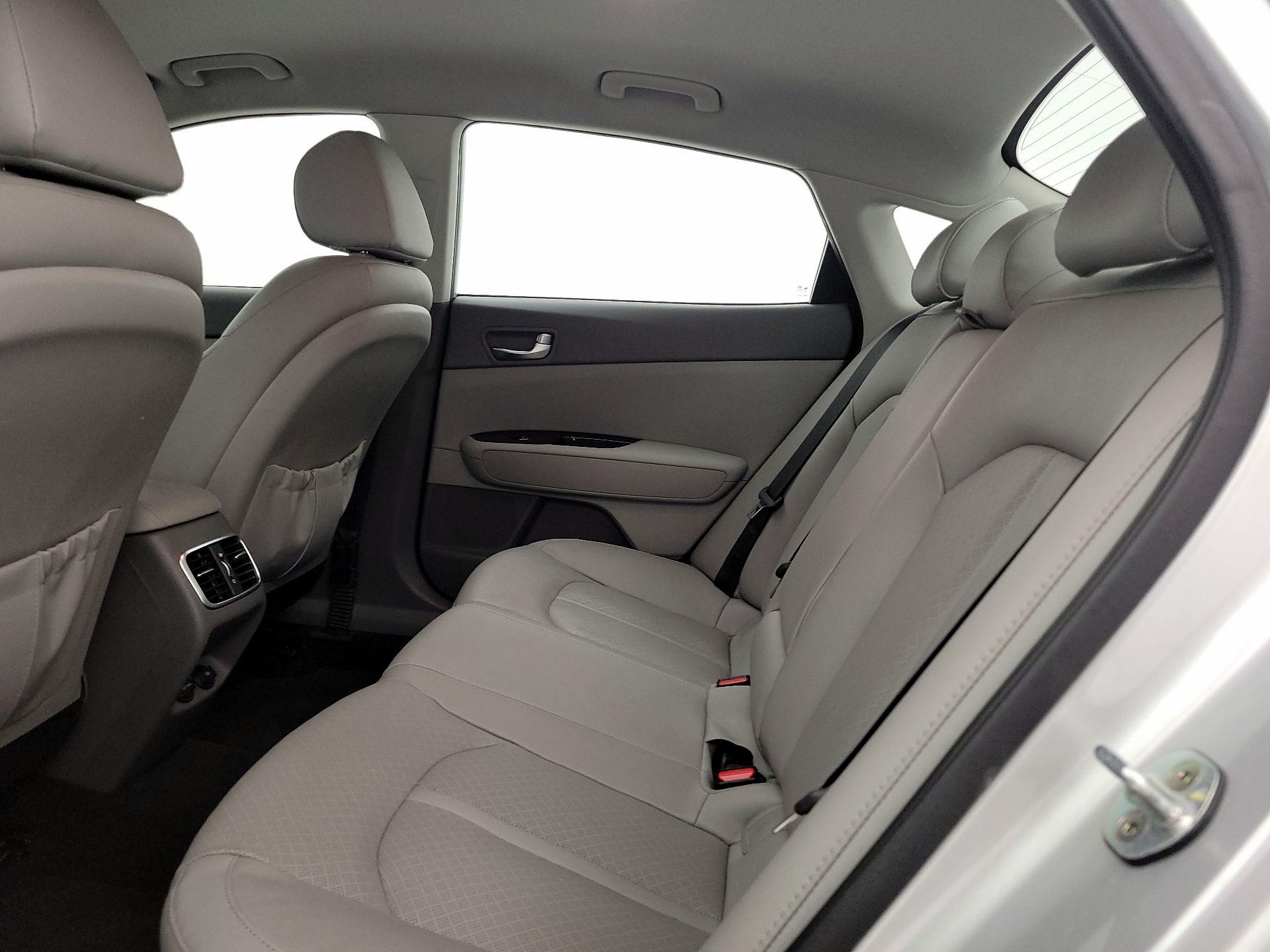 Thumbnail: 2016 Kia Optima - 19