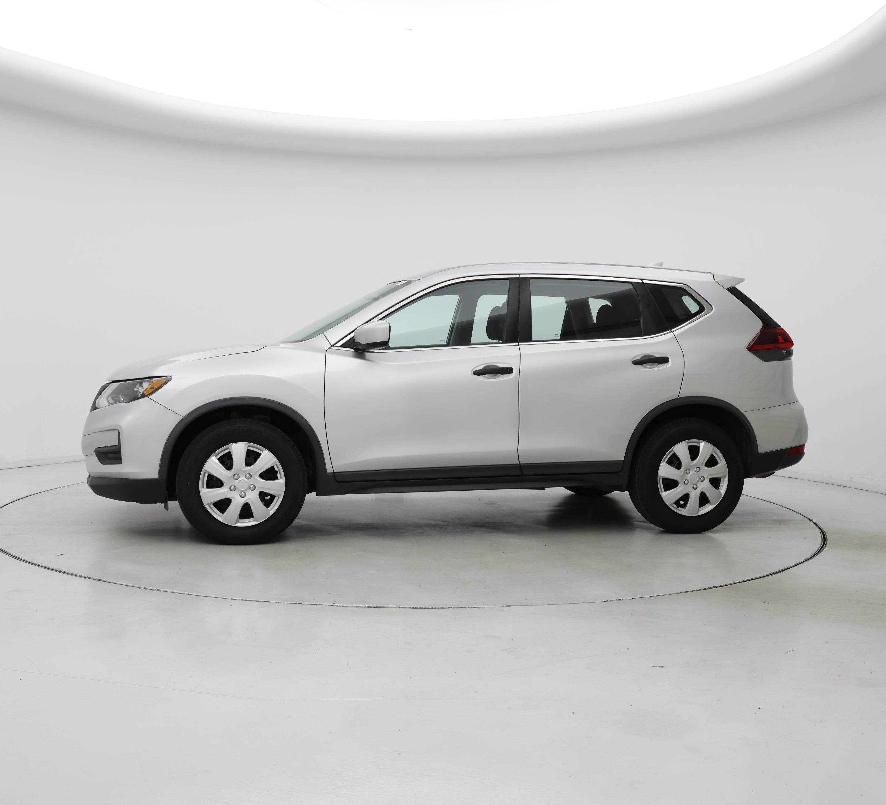 Thumbnail: 2018 Nissan Rogue - 3