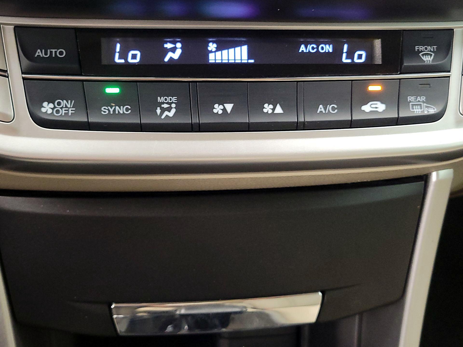 Thumbnail: 2015 Honda Accord - 16
