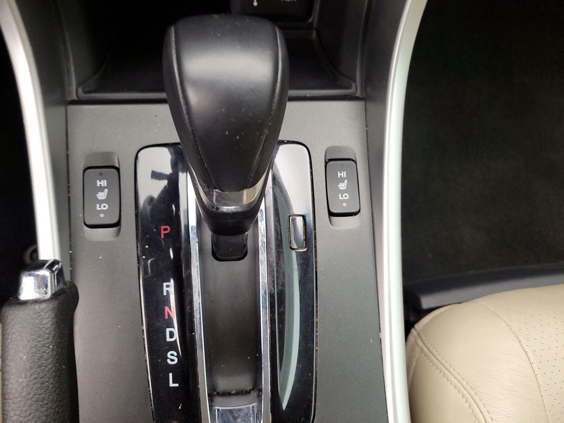 Thumbnail: 2015 Honda Accord - 17