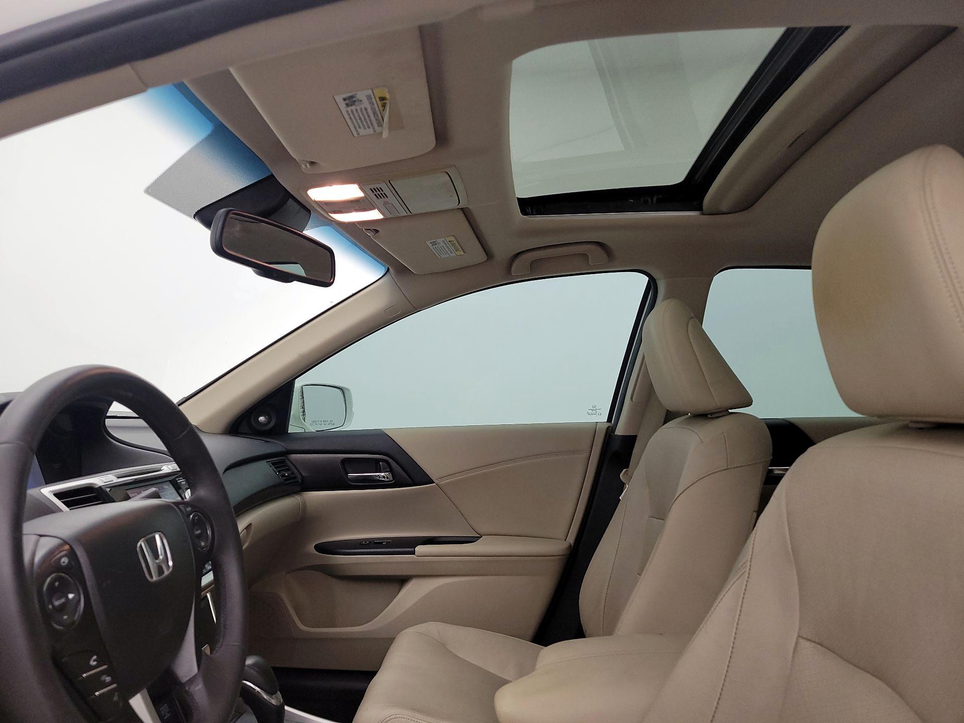 Thumbnail: 2015 Honda Accord - 19