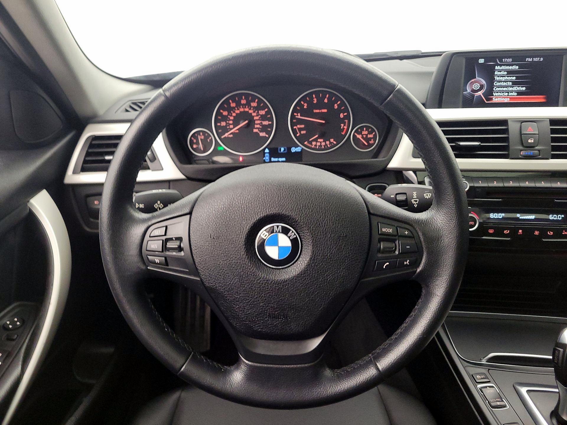 Thumbnail: 2016 BMW 3 Series - 10